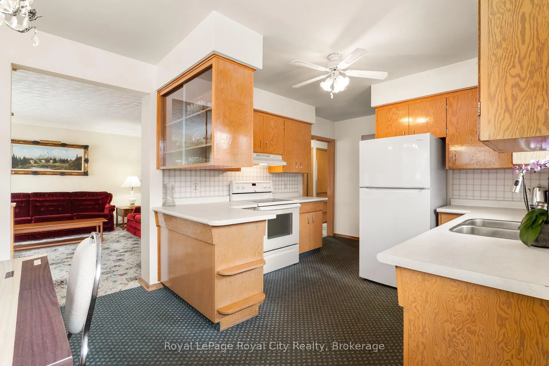Photo 11 of 29 Terry Boulevard, Guelph, General Hospital — HOMEH