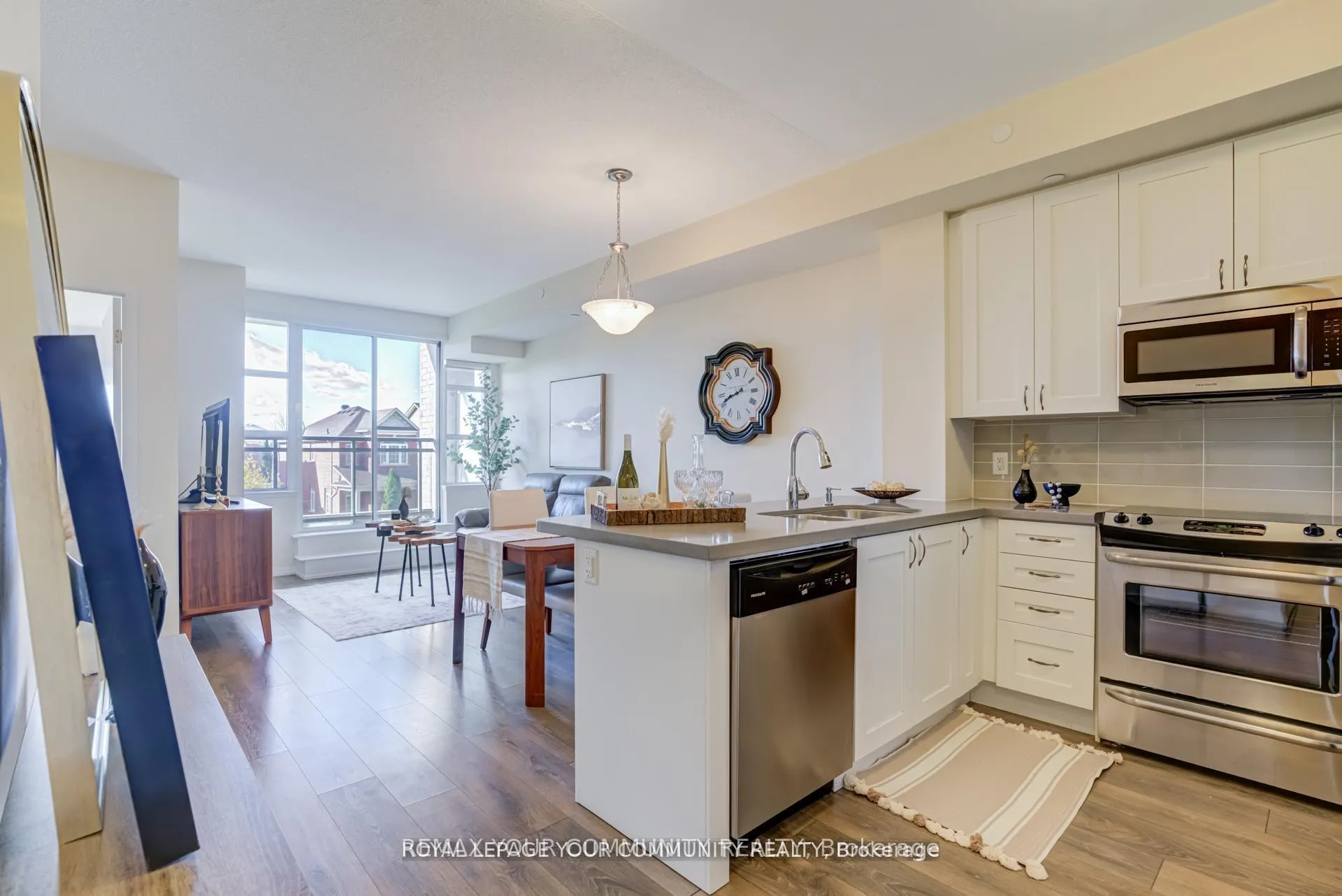 Photo 2 of Unit 222, 540 Bur Oak Avenue, Markham, Berczy — HOMEH
