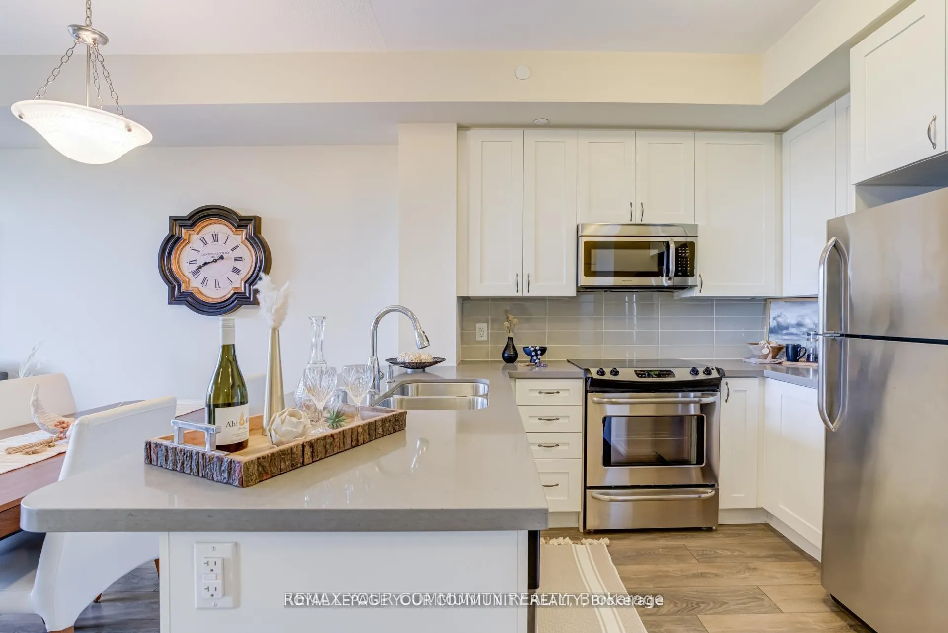 Photo 5 of Unit 222, 540 Bur Oak Avenue, Markham, Berczy — HOMEH