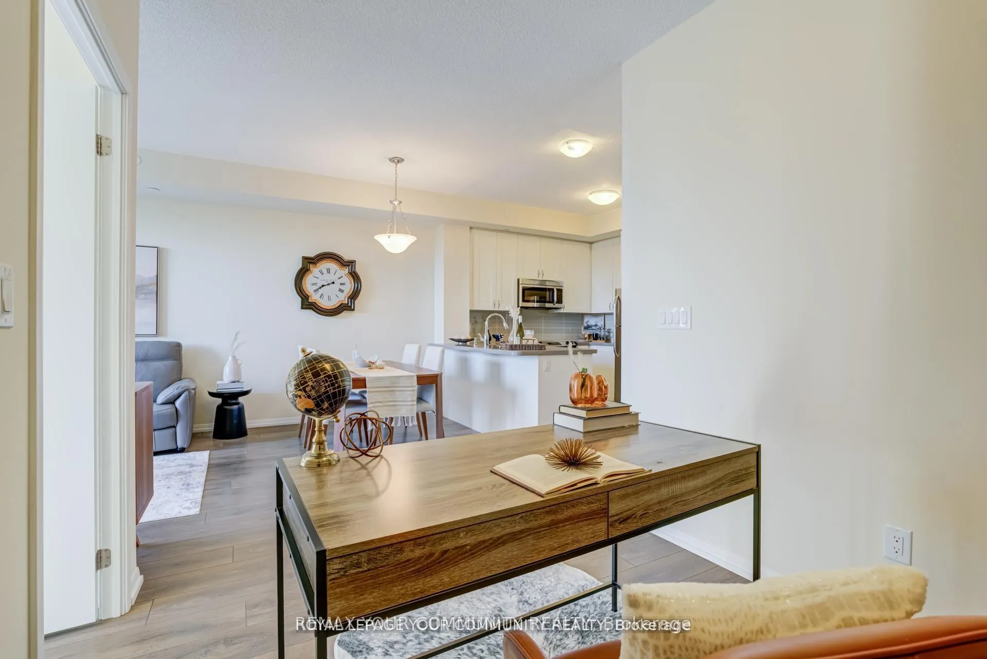 Photo 13 of Unit 222, 540 Bur Oak Avenue, Markham, Berczy — HOMEH