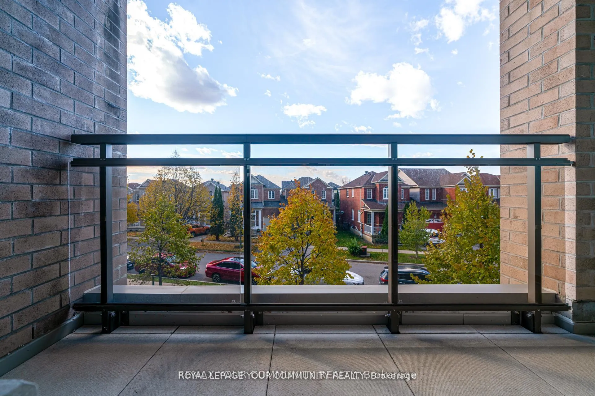 Photo 19 of Unit 222, 540 Bur Oak Avenue, Markham, Berczy — HOMEH