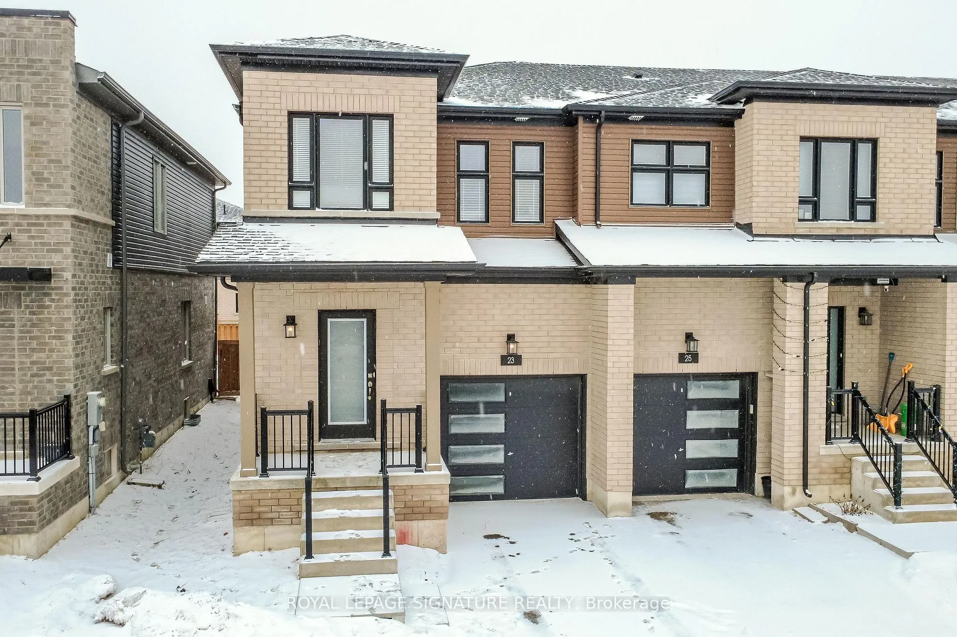 Photo 2 of 23 Turnberry Lane, Barrie, Painswick South — HOMEH