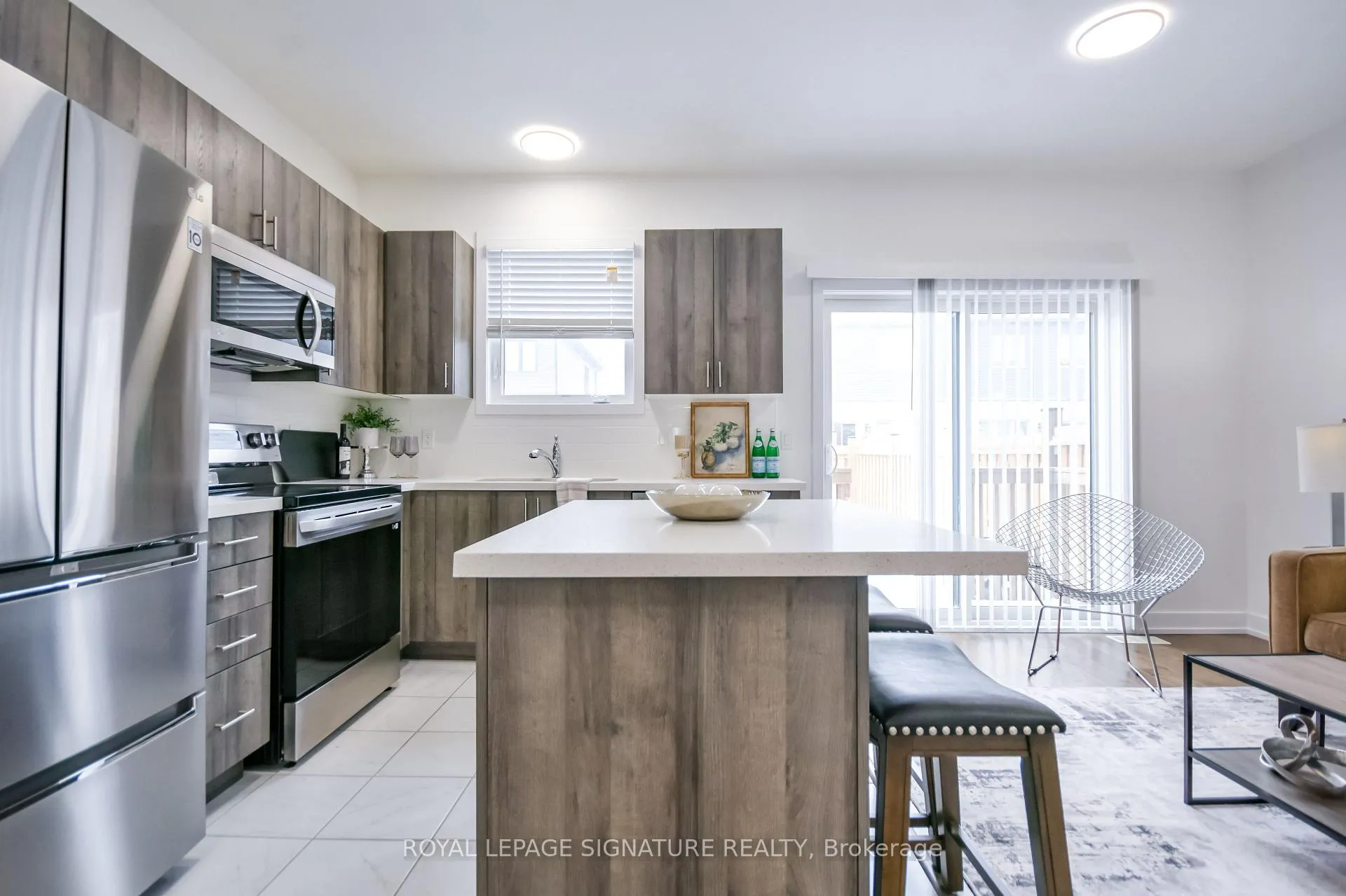 Photo 9 of 23 Turnberry Lane, Barrie, Painswick South — HOMEH