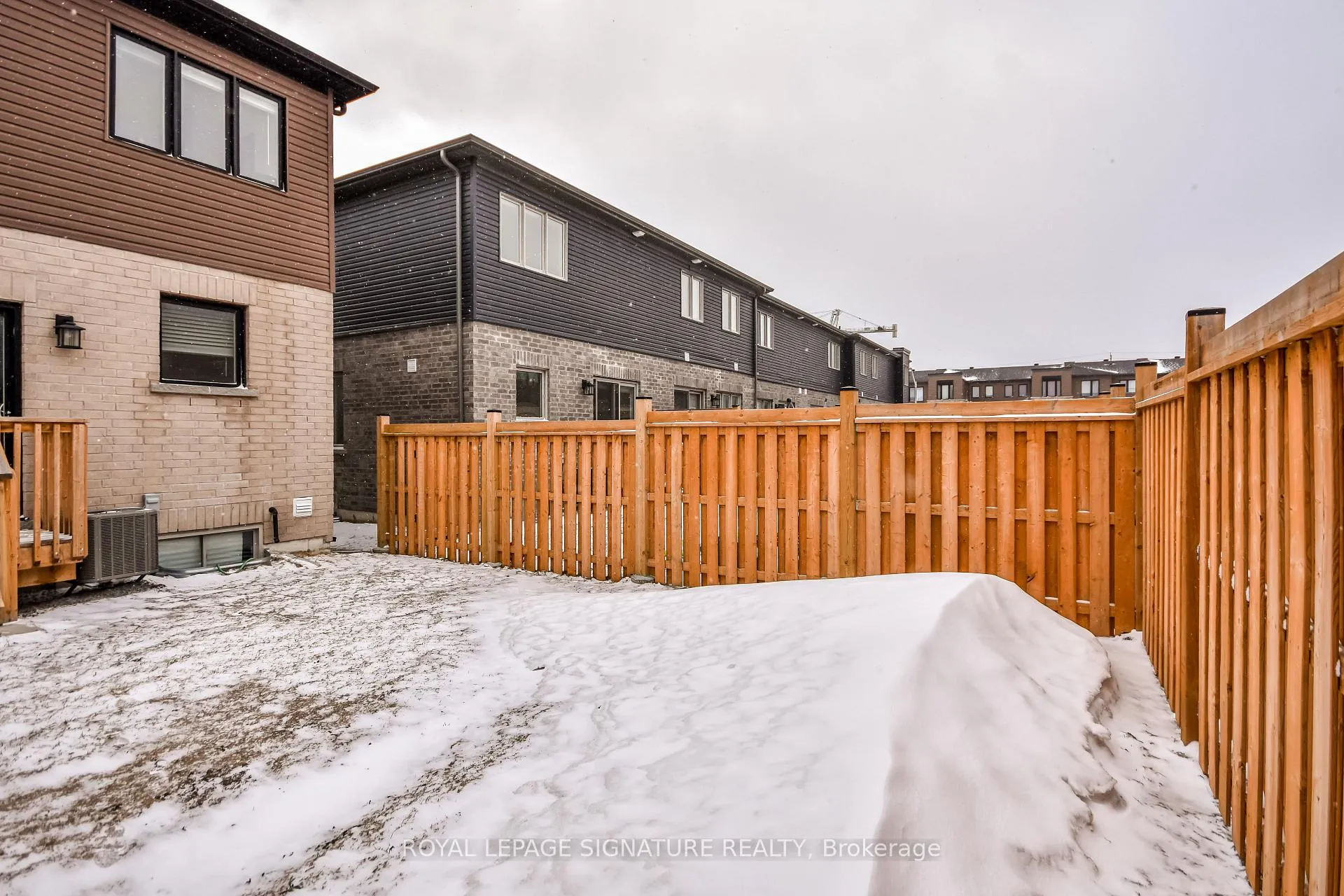 Photo 34 of 23 Turnberry Lane, Barrie, Painswick South — HOMEH