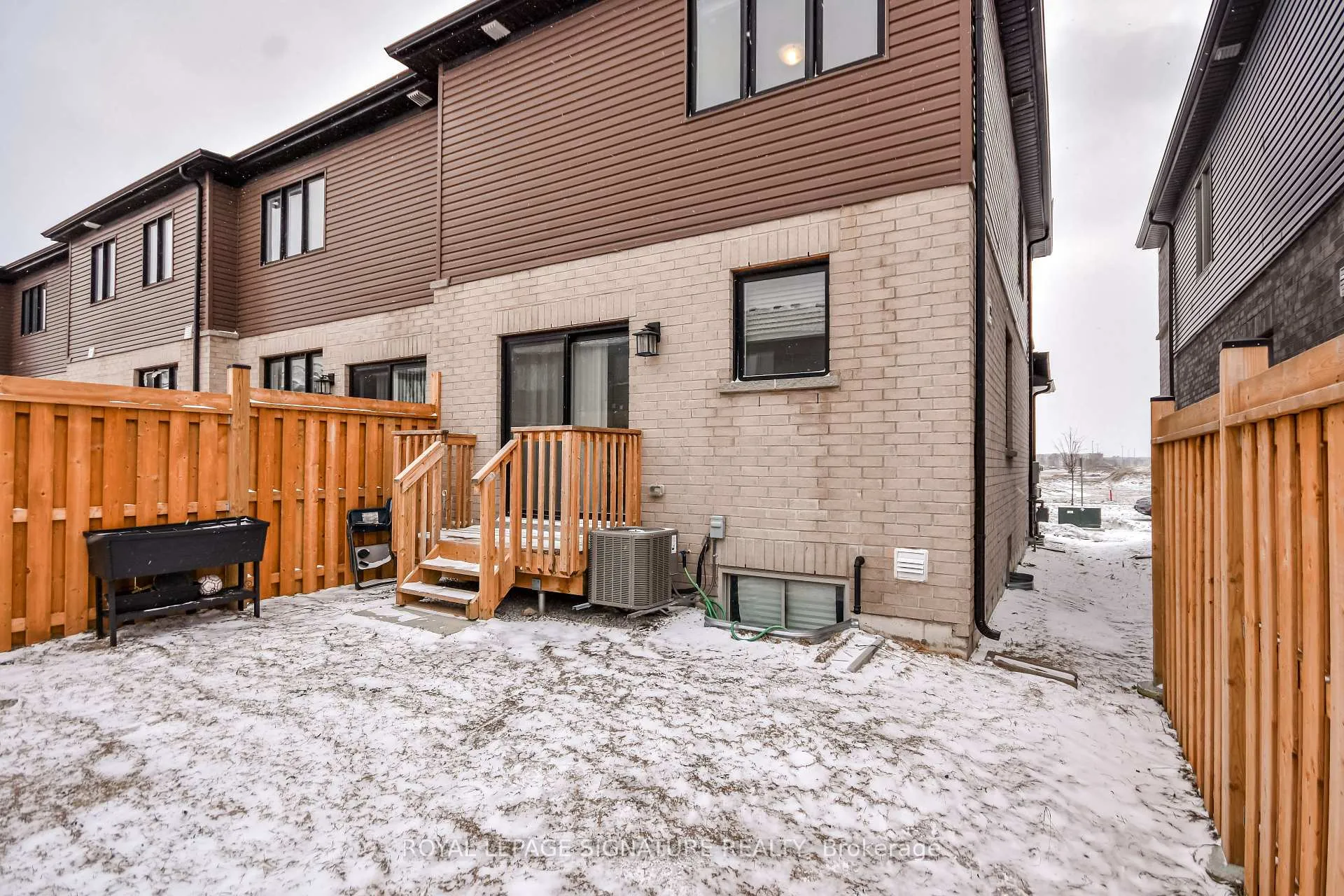 Photo 35 of 23 Turnberry Lane, Barrie, Painswick South — HOMEH
