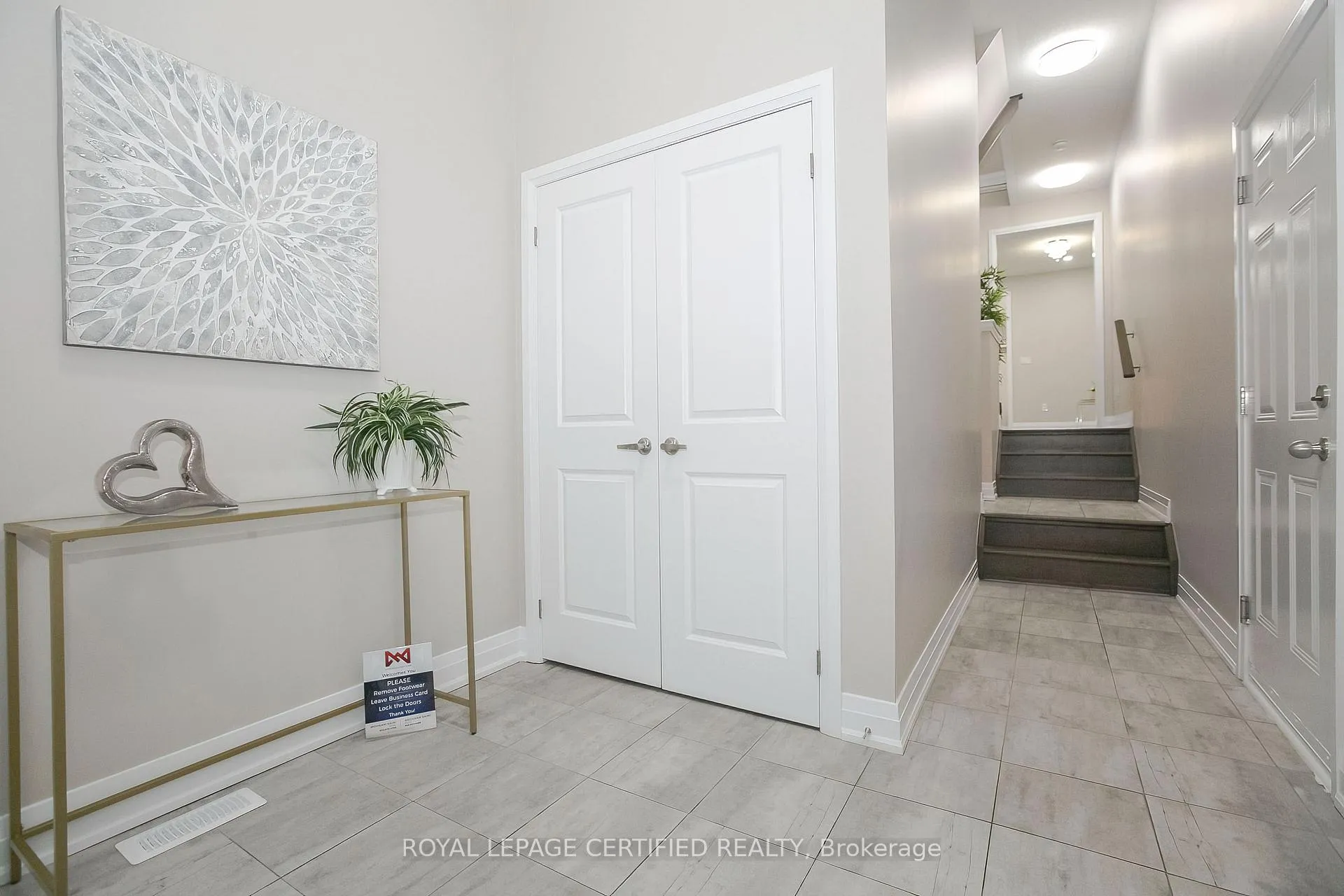 Photo 3 of 32 Dalbeattie Drive, Brampton, Bram West — HOMEH