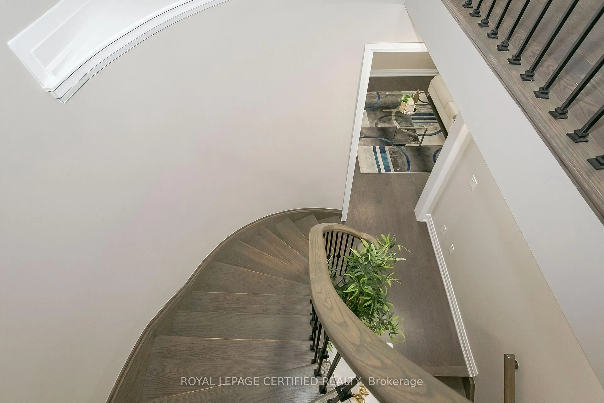 Photo 15 of 32 Dalbeattie Drive, Brampton, Bram West — HOMEH