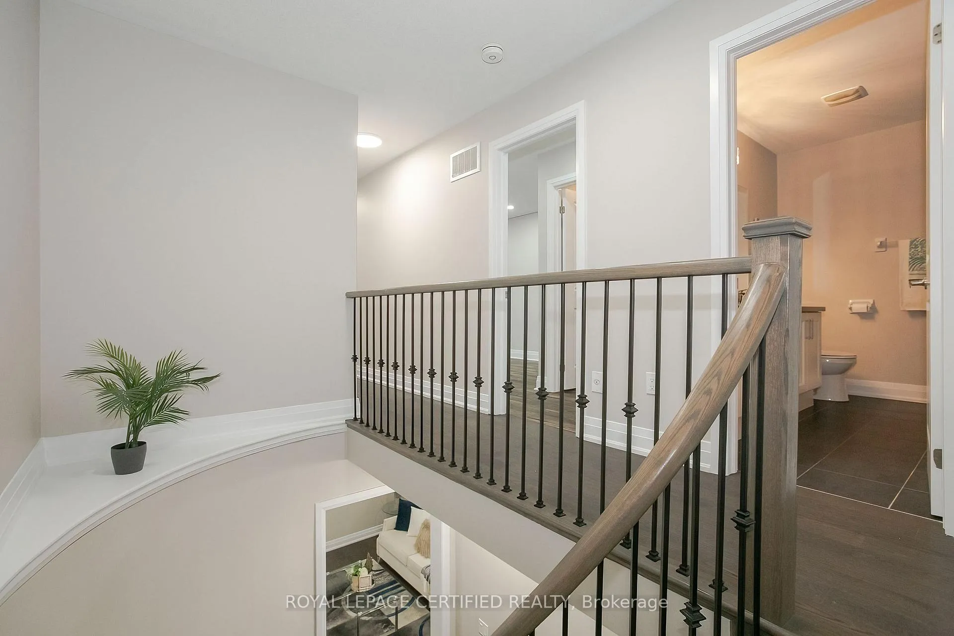 Photo 16 of 32 Dalbeattie Drive, Brampton, Bram West — HOMEH