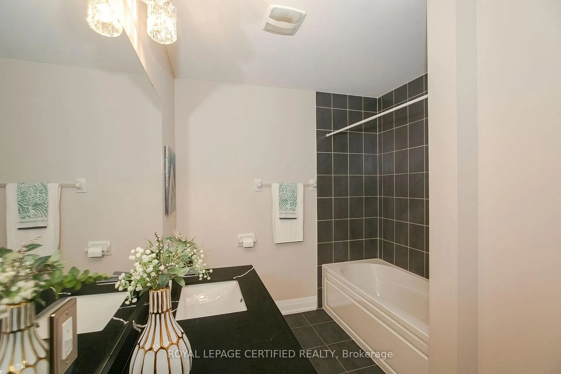 Photo 28 of 32 Dalbeattie Drive, Brampton, Bram West — HOMEH