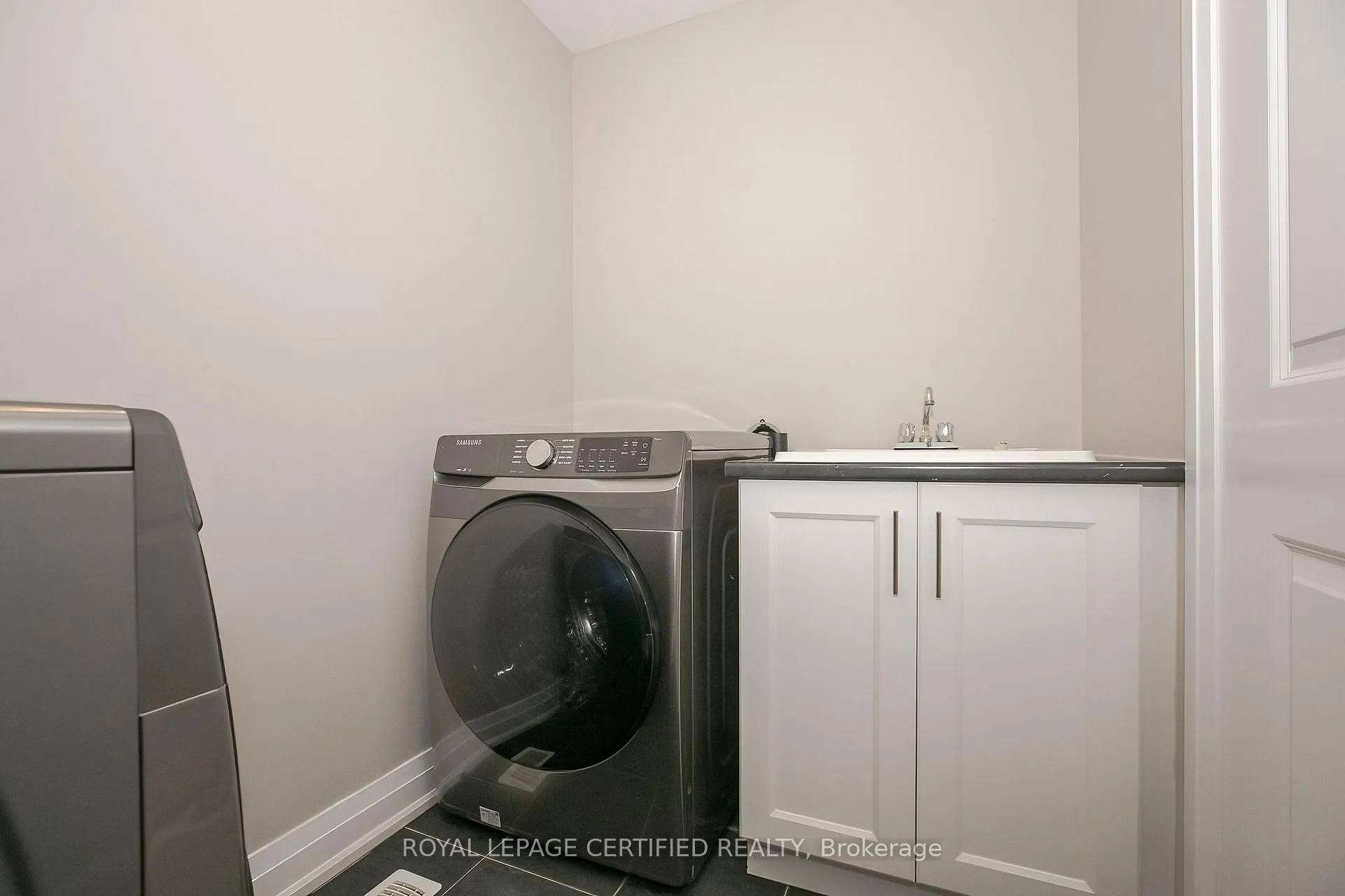 Photo 33 of 32 Dalbeattie Drive, Brampton, Bram West — HOMEH