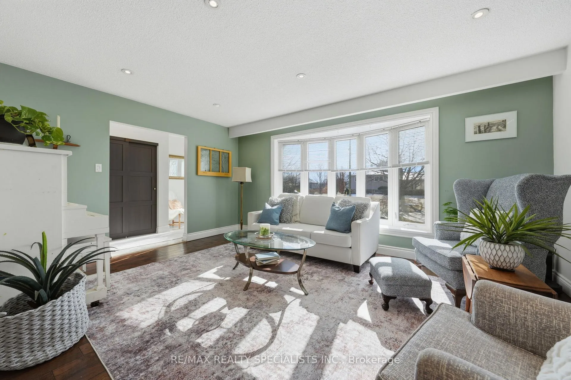Photo 8 of 4 Uplands Court, Halton Hills, Georgetown — HOMEH
