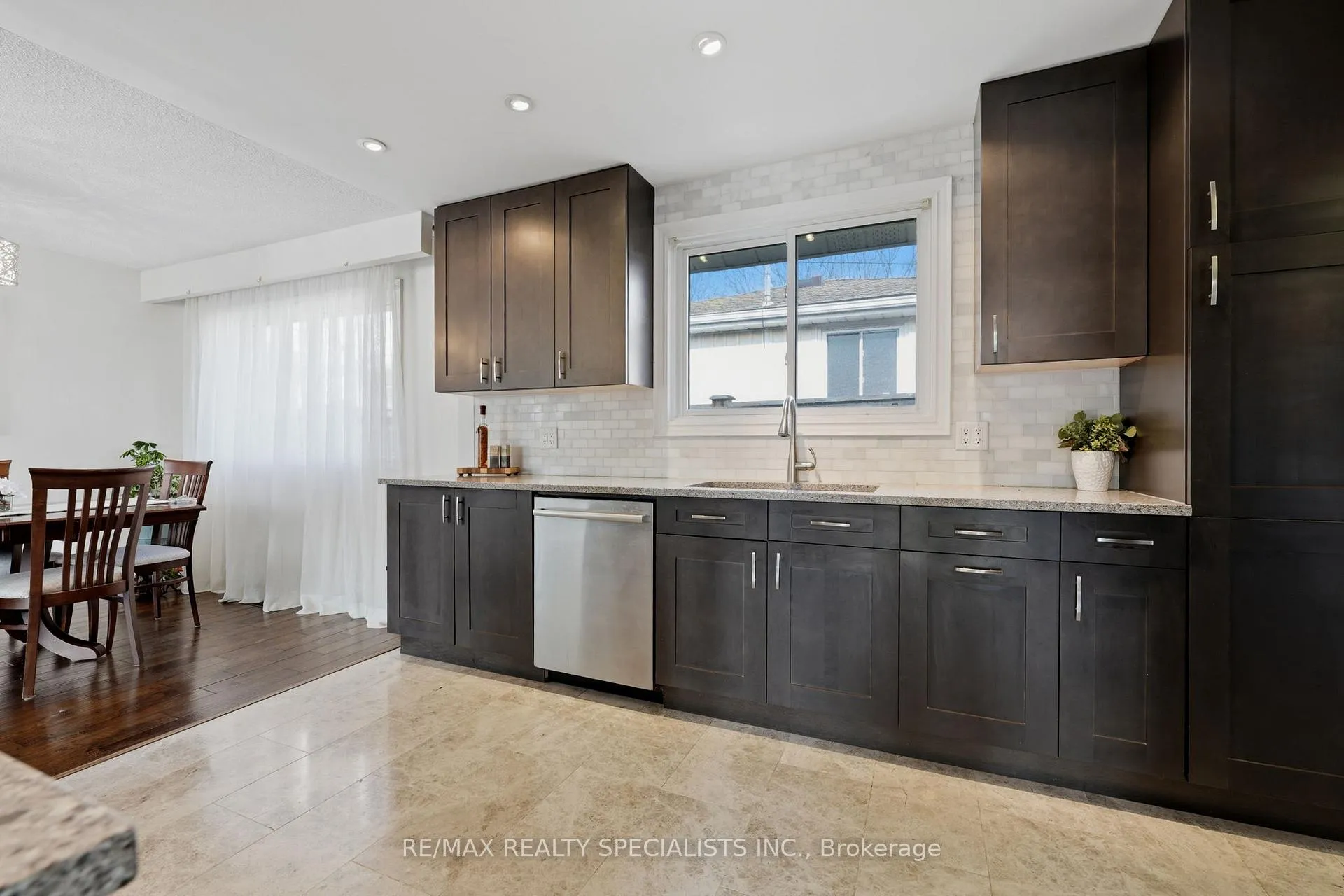 Photo 15 of 4 Uplands Court, Halton Hills, Georgetown — HOMEH