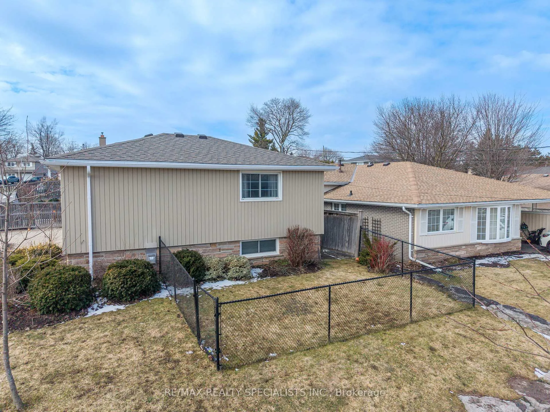 Photo 43 of 4 Uplands Court, Halton Hills, Georgetown — HOMEH