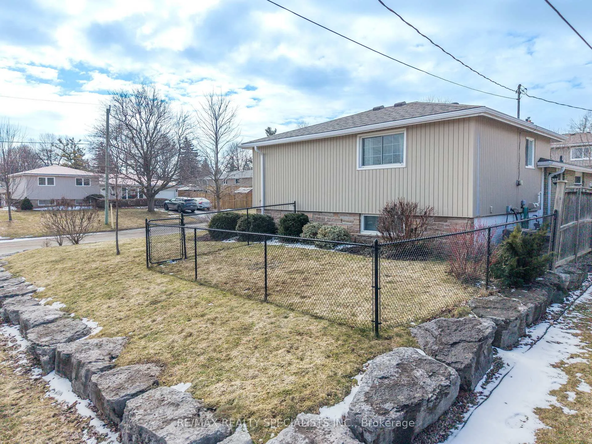 Photo 44 of 4 Uplands Court, Halton Hills, Georgetown — HOMEH