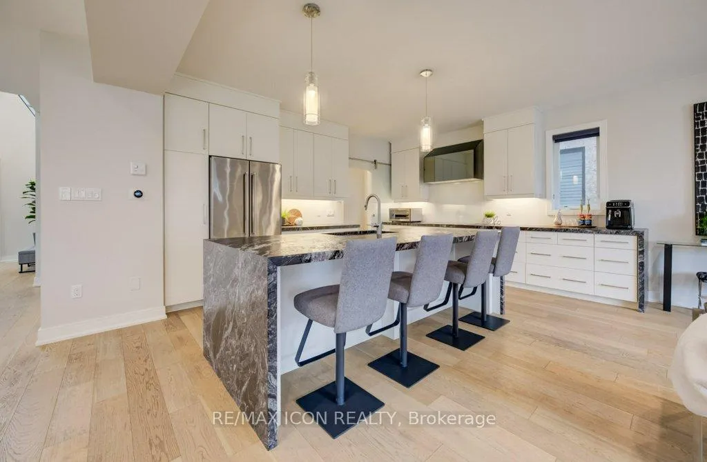 Photo 3 of 204 Carriage Way, Waterloo, University Downs — HOMEH