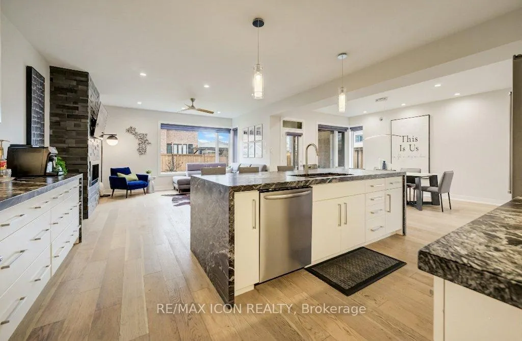 Photo 14 of 204 Carriage Way, Waterloo, University Downs — HOMEH
