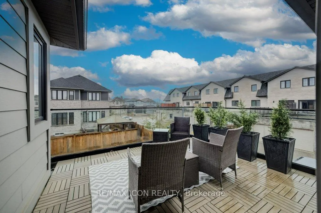 Photo 30 of 204 Carriage Way, Waterloo, University Downs — HOMEH