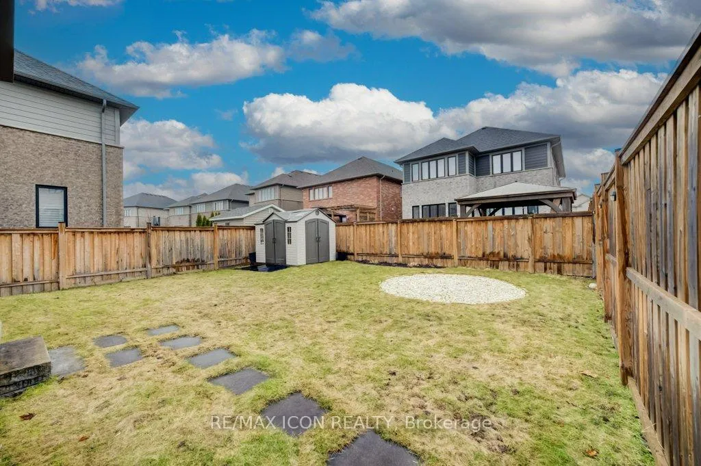 Photo 42 of 204 Carriage Way, Waterloo, University Downs — HOMEH