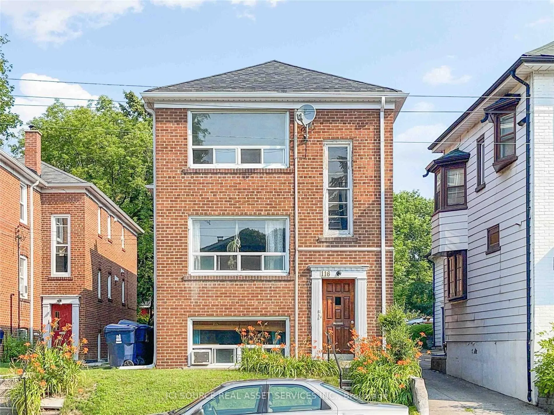 Photo 2 of Unit 2, 116 Eastwood Road, Toronto, Woodbine Corridor — HOMEH