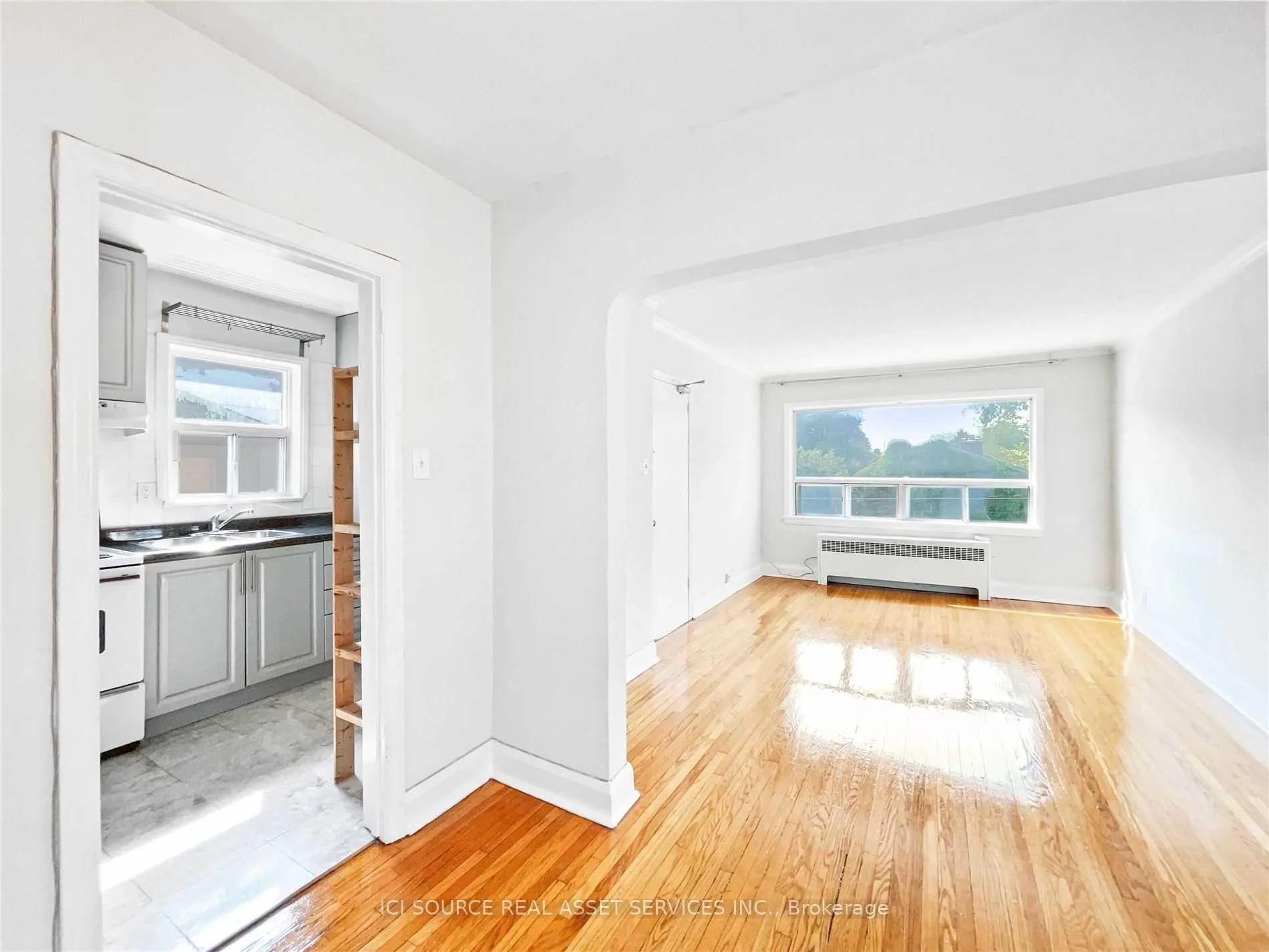 Photo 14 of Unit 2, 116 Eastwood Road, Toronto, Woodbine Corridor — HOMEH