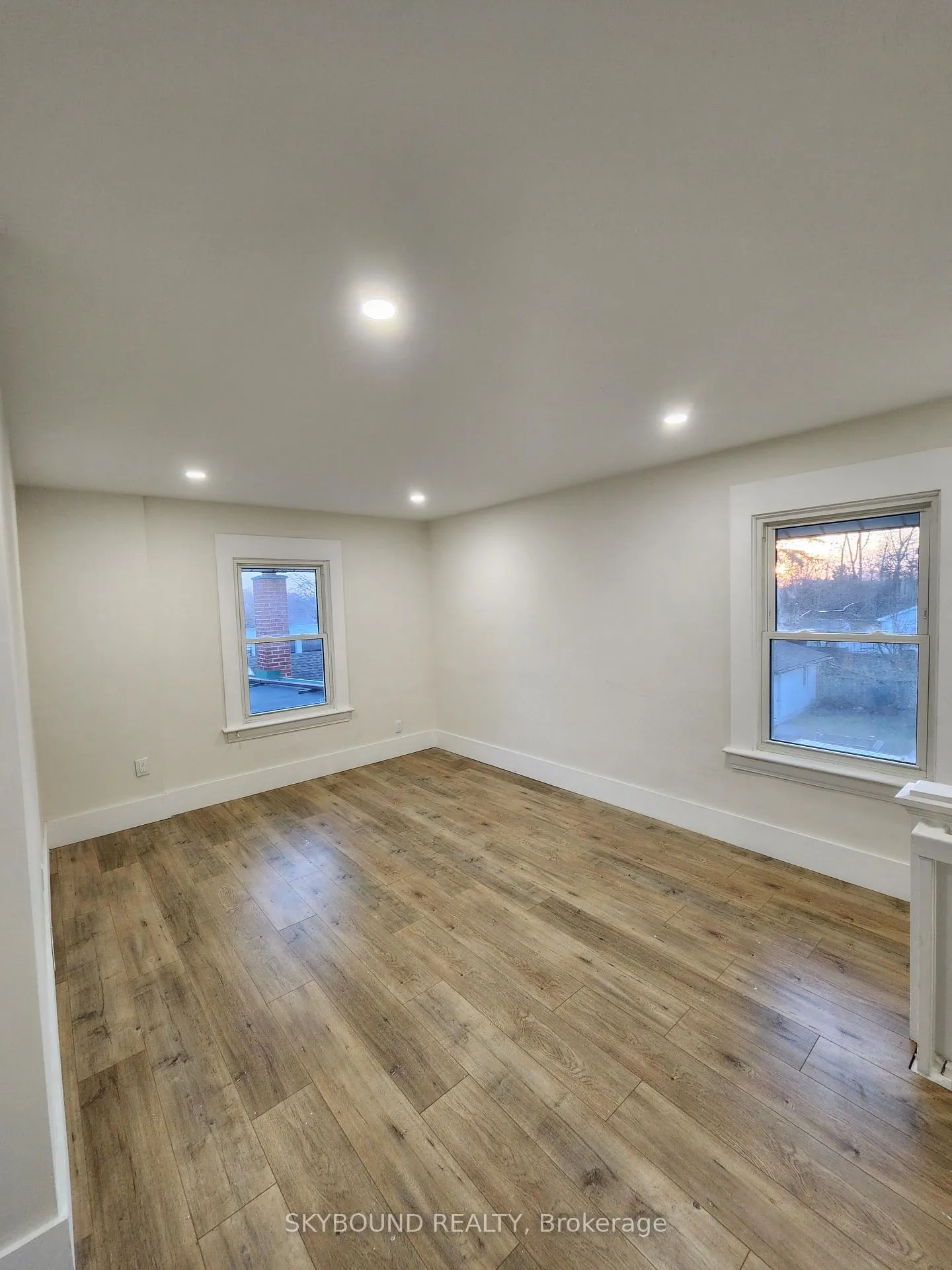 Photo 3 of Unit #3, 346 Queenston Street, St. Catharines, Oakdale — HOMEH