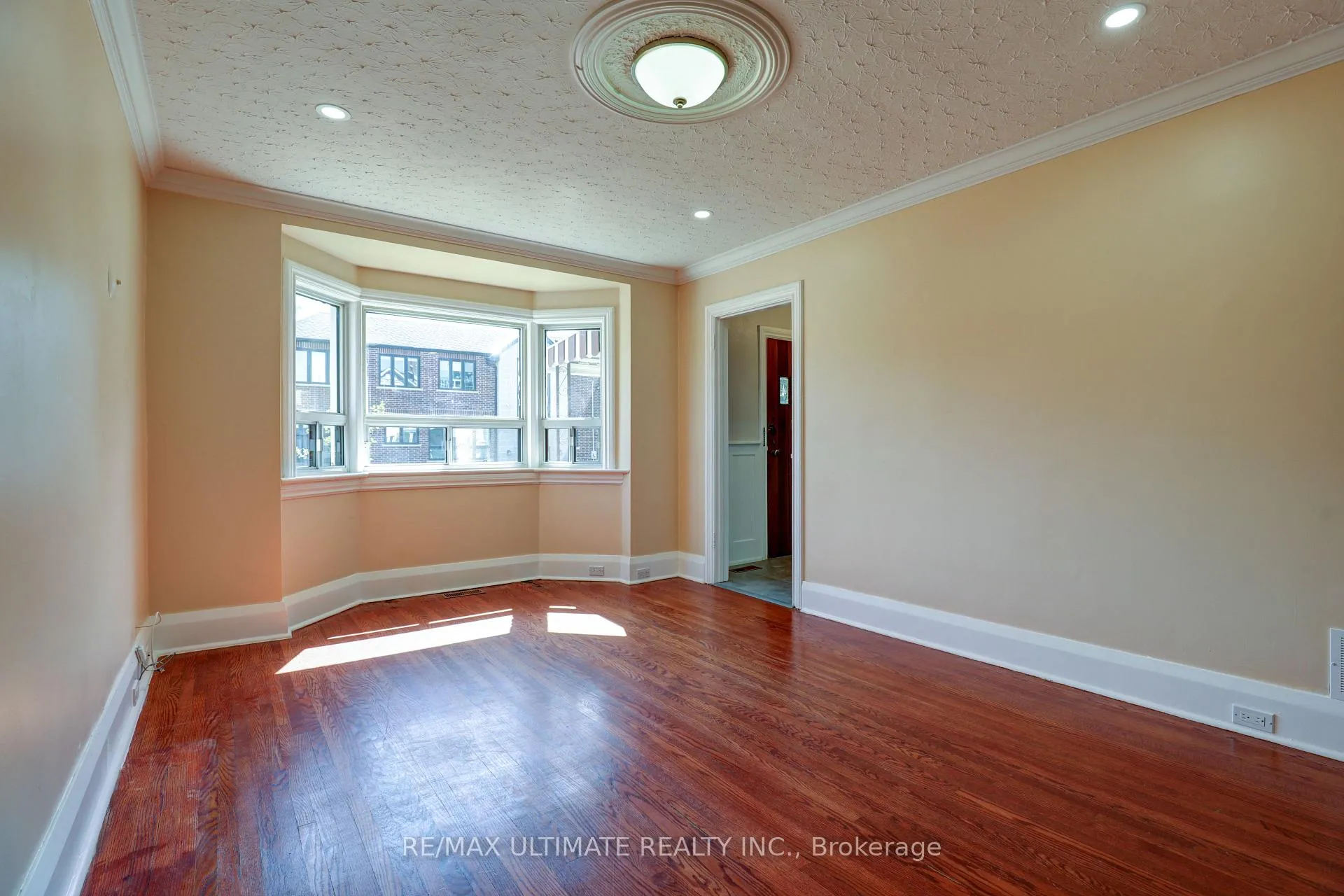 Photo 2 of 234 Floyd Avenue, Toronto, Danforth Village-East York — HOMEH