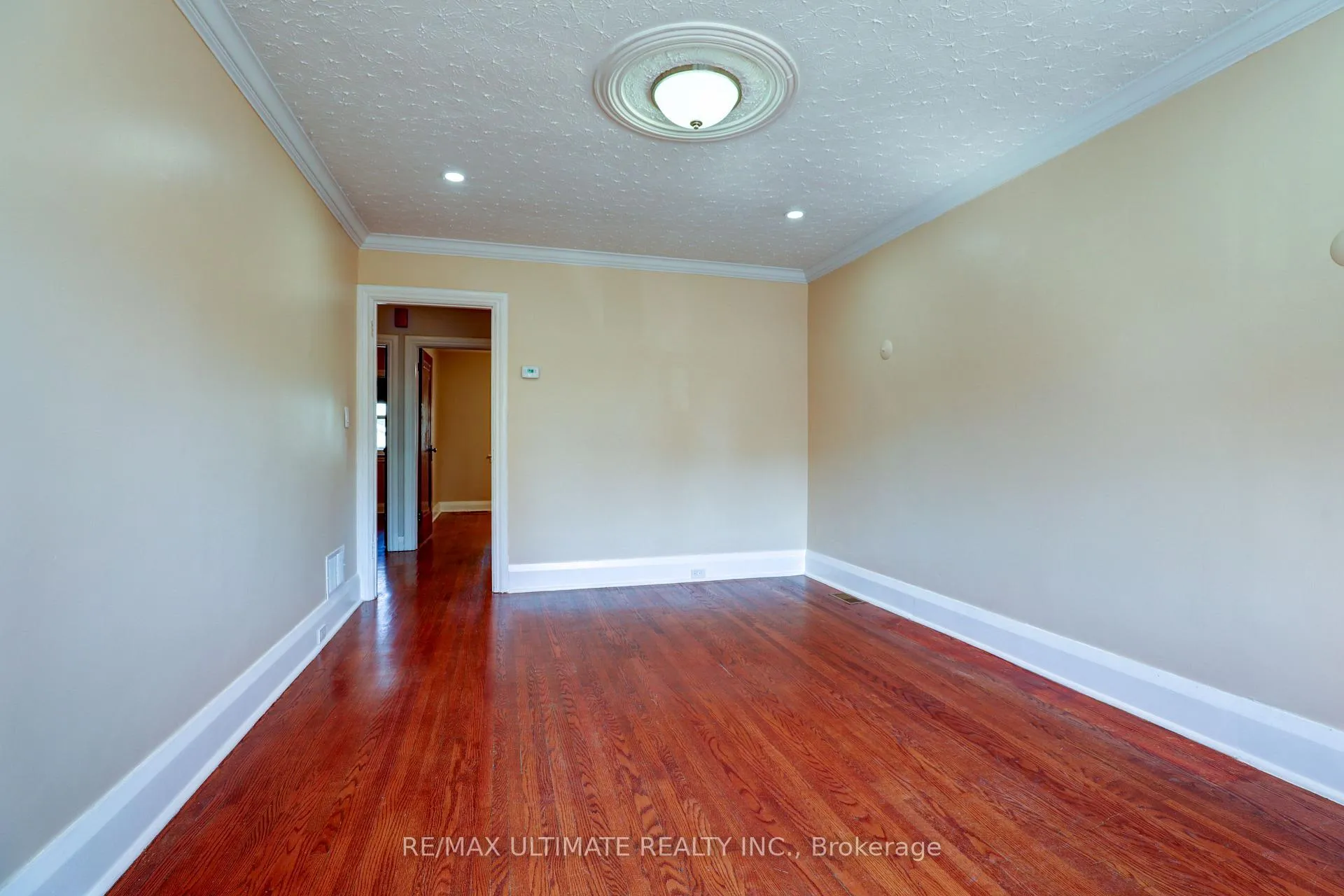 Photo 4 of 234 Floyd Avenue, Toronto, Danforth Village-East York — HOMEH