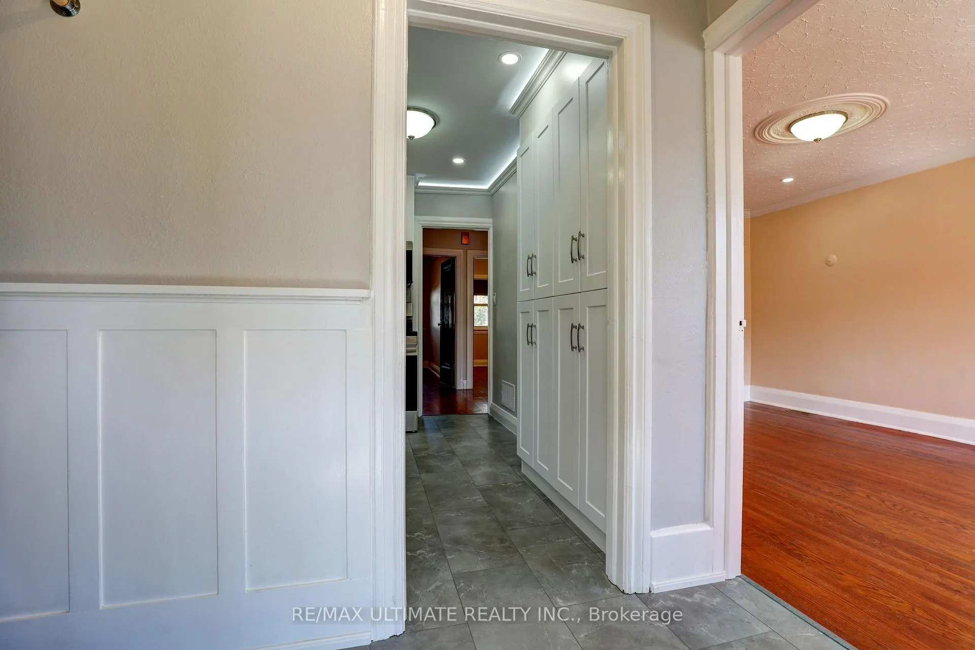 Photo 5 of 234 Floyd Avenue, Toronto, Danforth Village-East York — HOMEH