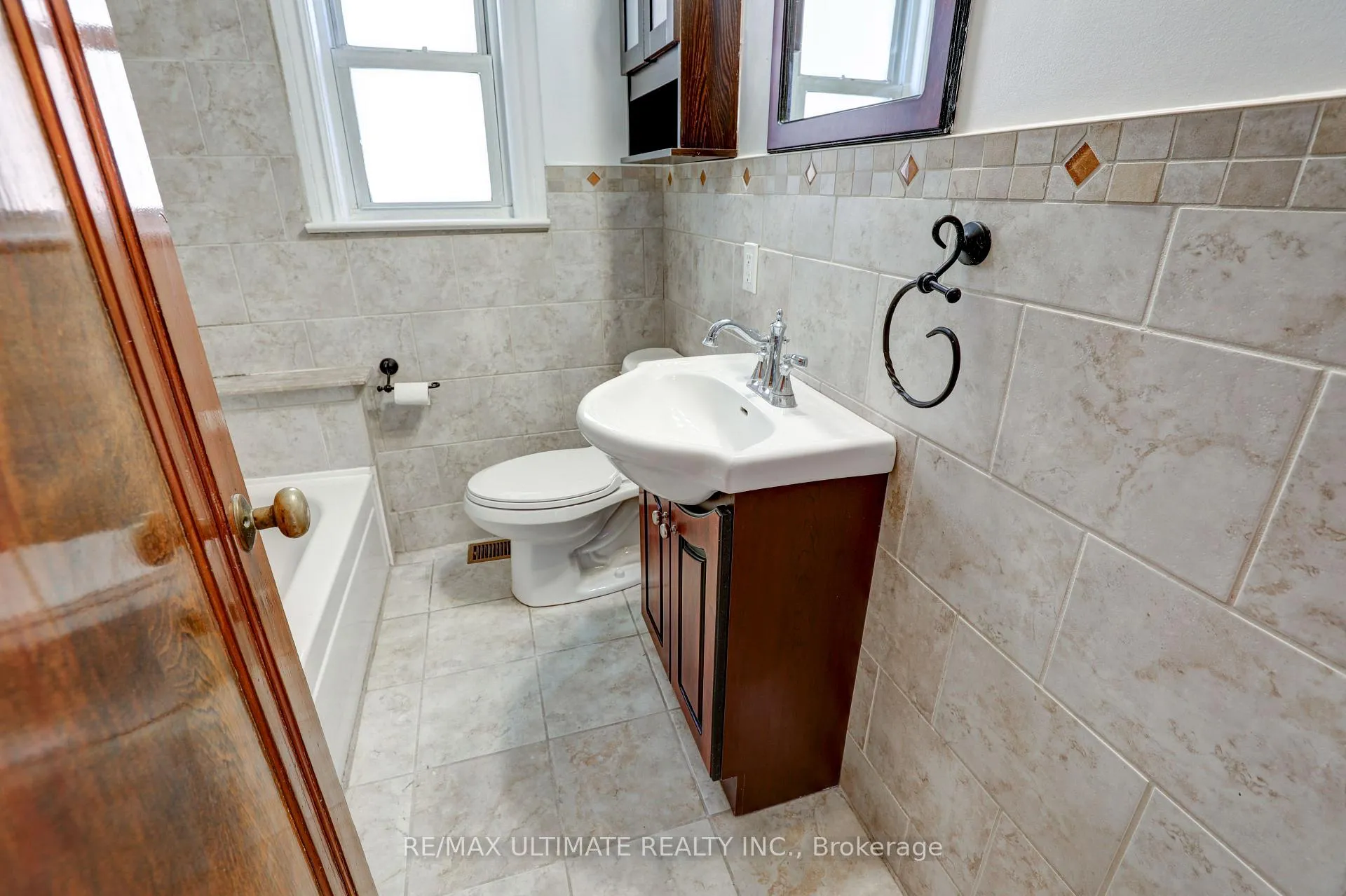 Photo 14 of 234 Floyd Avenue, Toronto, Danforth Village-East York — HOMEH