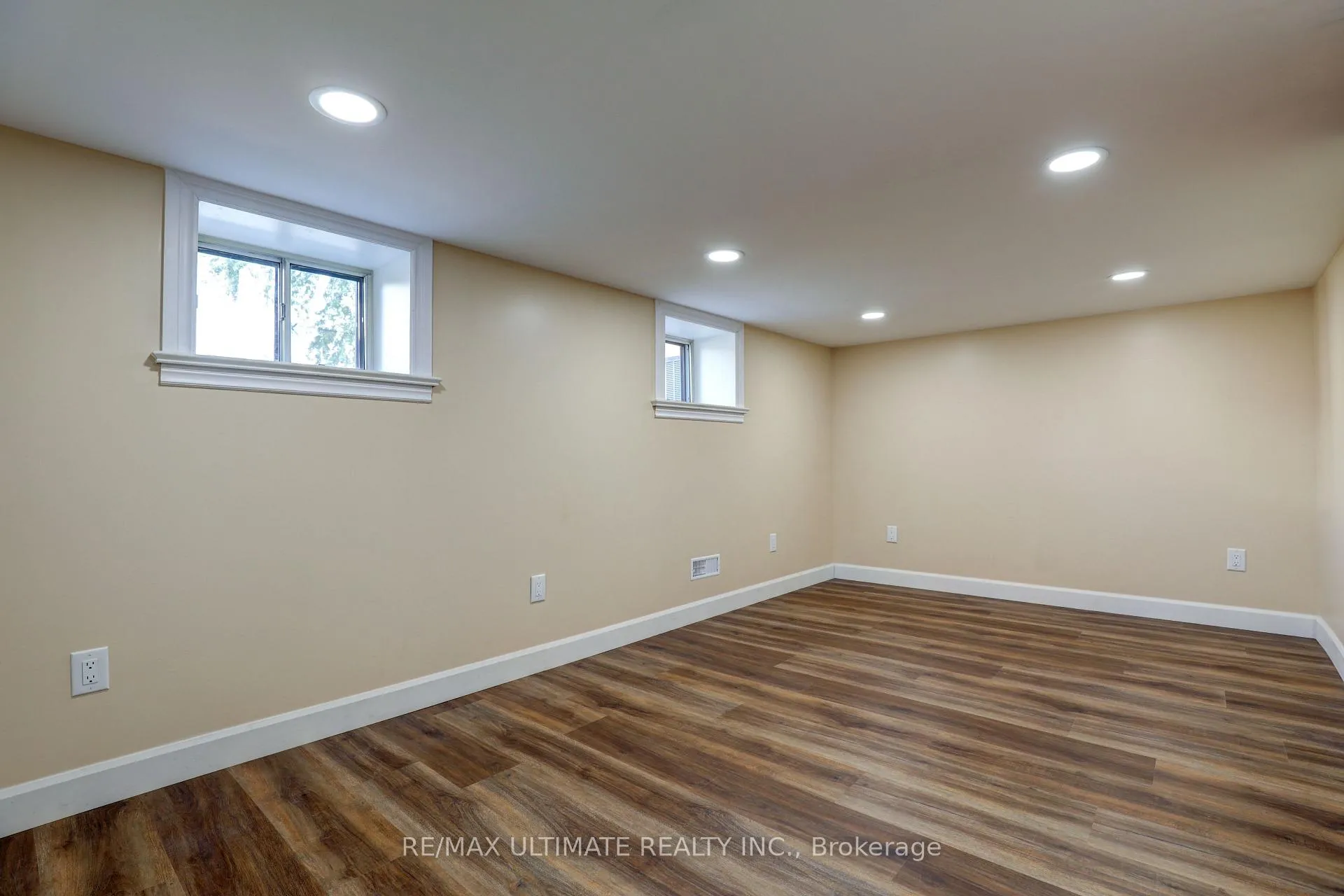Photo 19 of 234 Floyd Avenue, Toronto, Danforth Village-East York — HOMEH