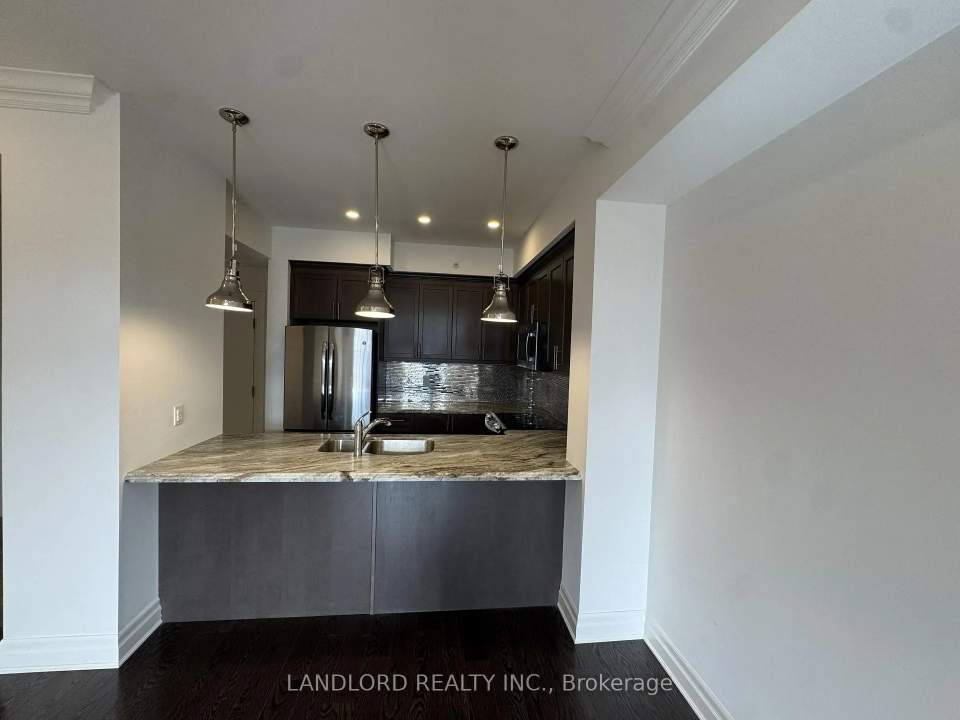 Photo 8 of Unit 312, 2300 Upper Middle Road W, Oakville, Glen Abbey — HOMEH