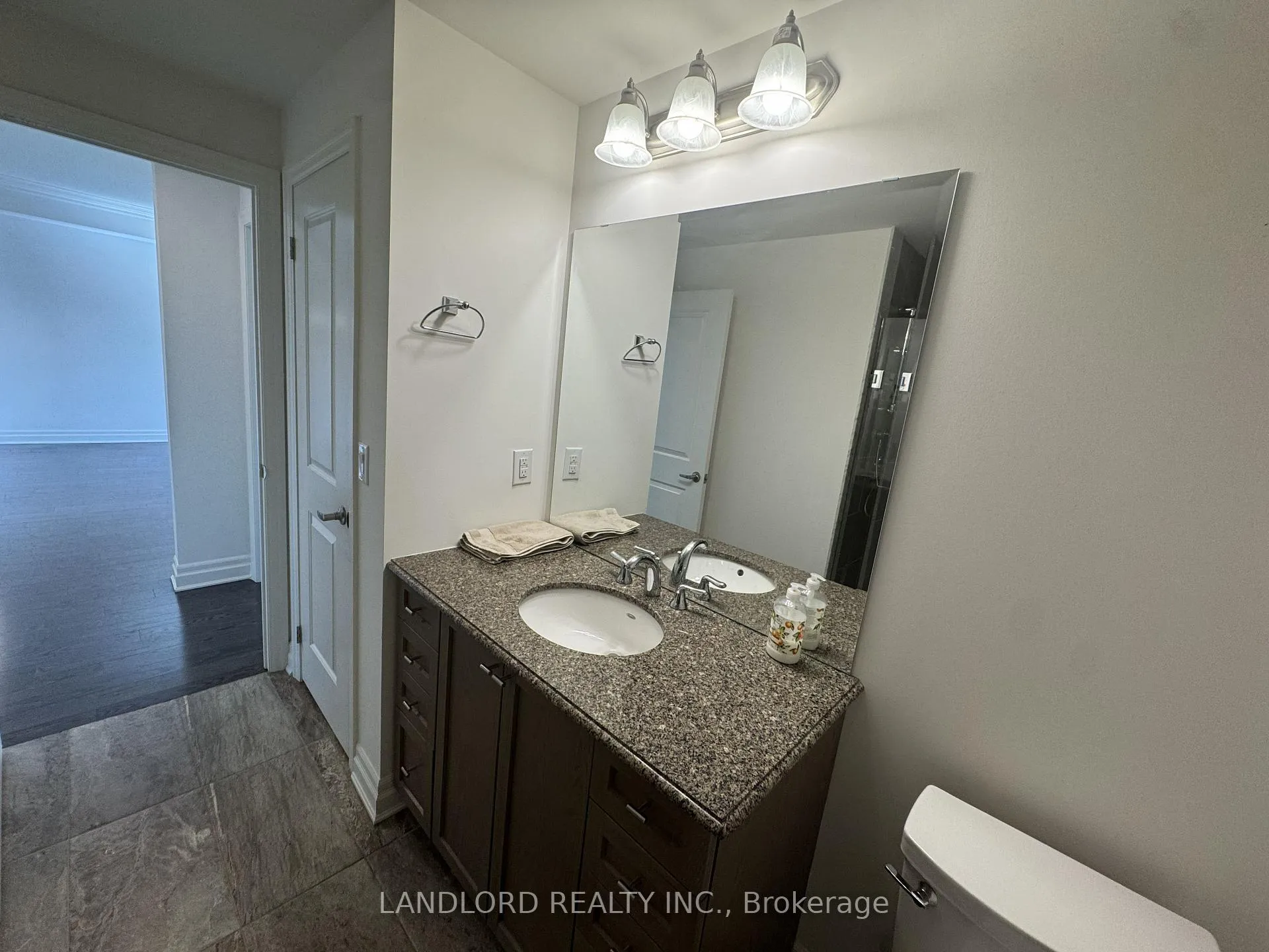 Photo 17 of Unit 312, 2300 Upper Middle Road W, Oakville, Glen Abbey — HOMEH