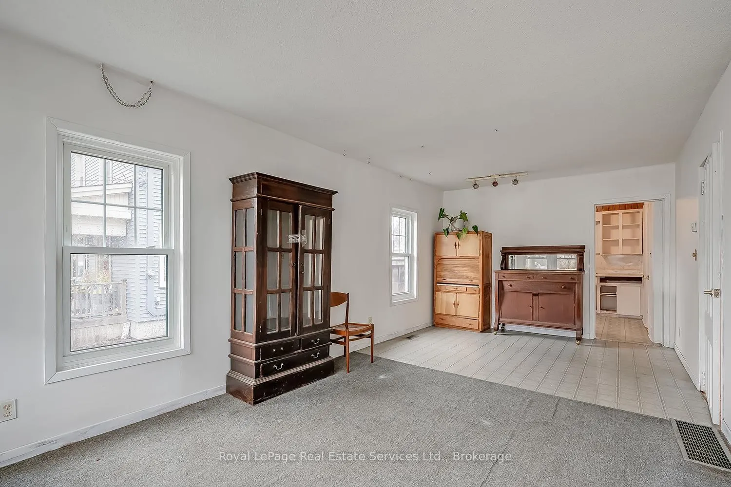 Photo 2 of 166 East 6th Street, Hamilton, Centremount — HOMEH