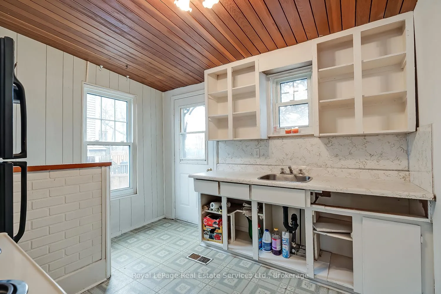 Photo 7 of 166 East 6th Street, Hamilton, Centremount — HOMEH
