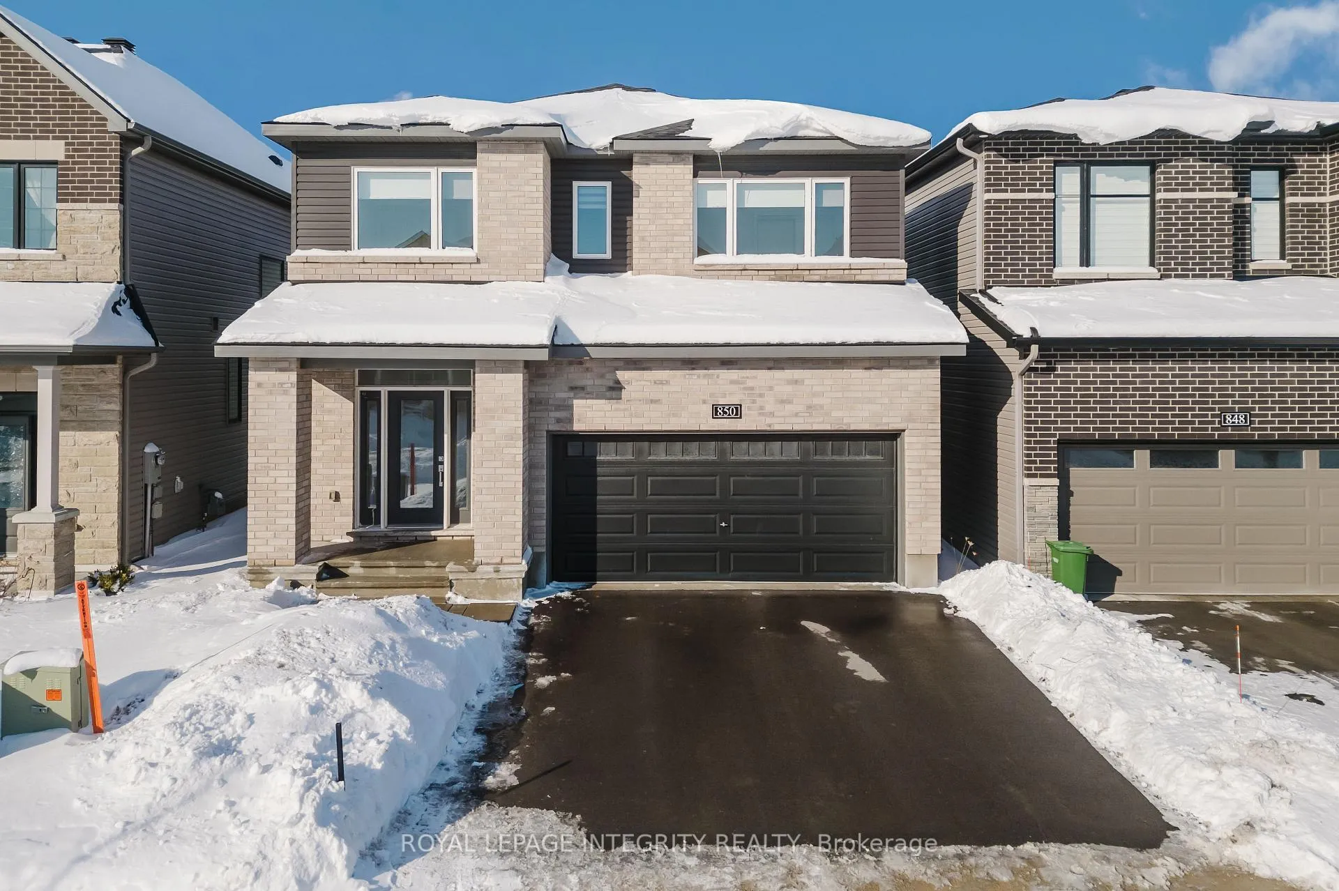 Photo 3 of 850 Cappamore Drive, Ottawa, Barrhaven - Half Moon Bay — HOMEH