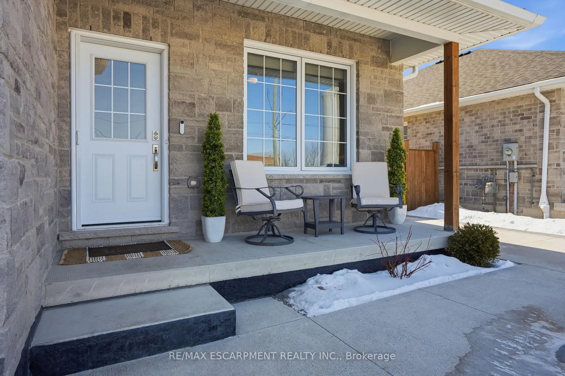 Photo 2 of 61A Haddington Street E, Haldimand — HOMEH