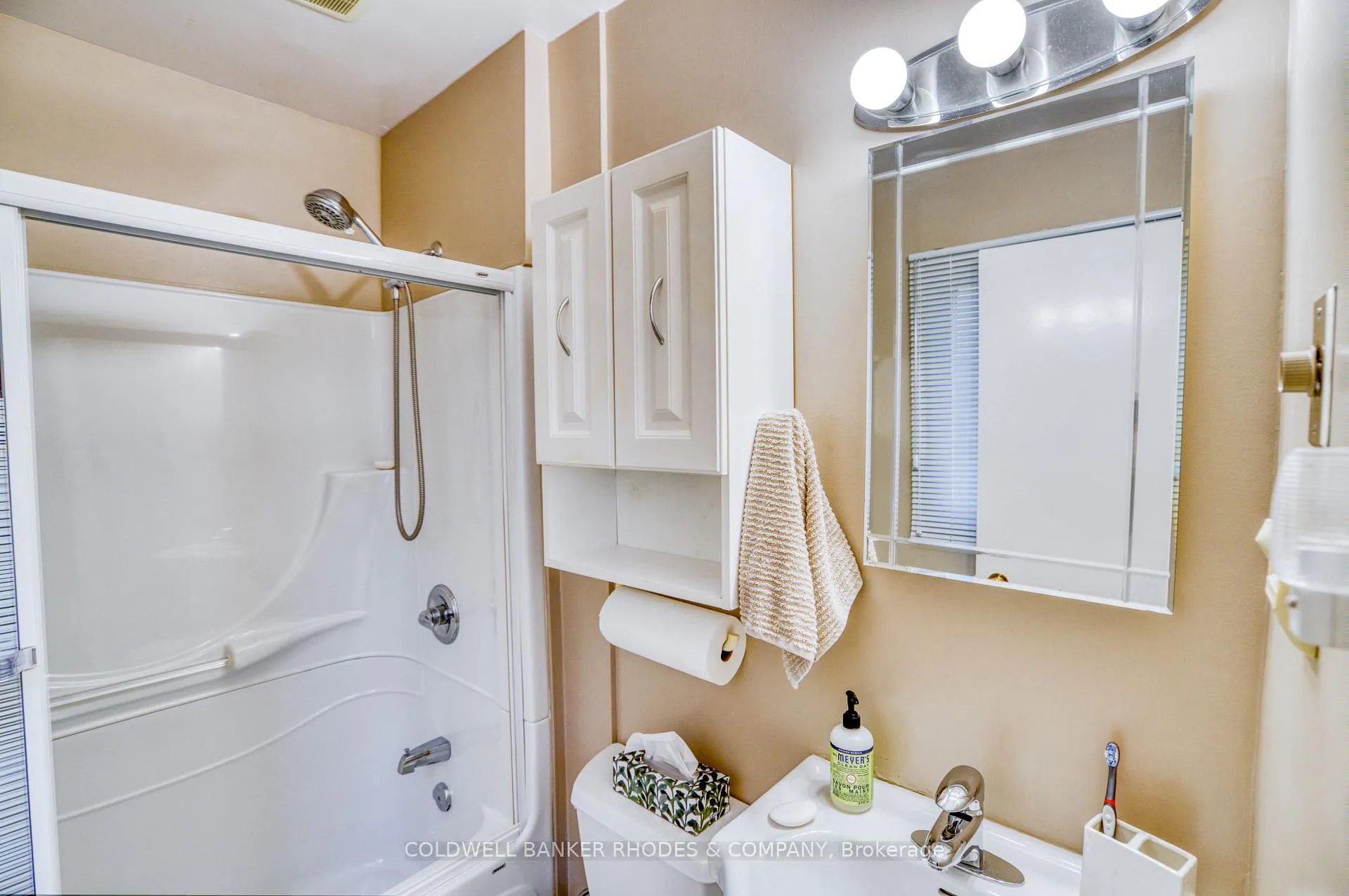Photo 8 of 118 Robinson Avenue, Ottawa, Sandy Hill — HOMEH