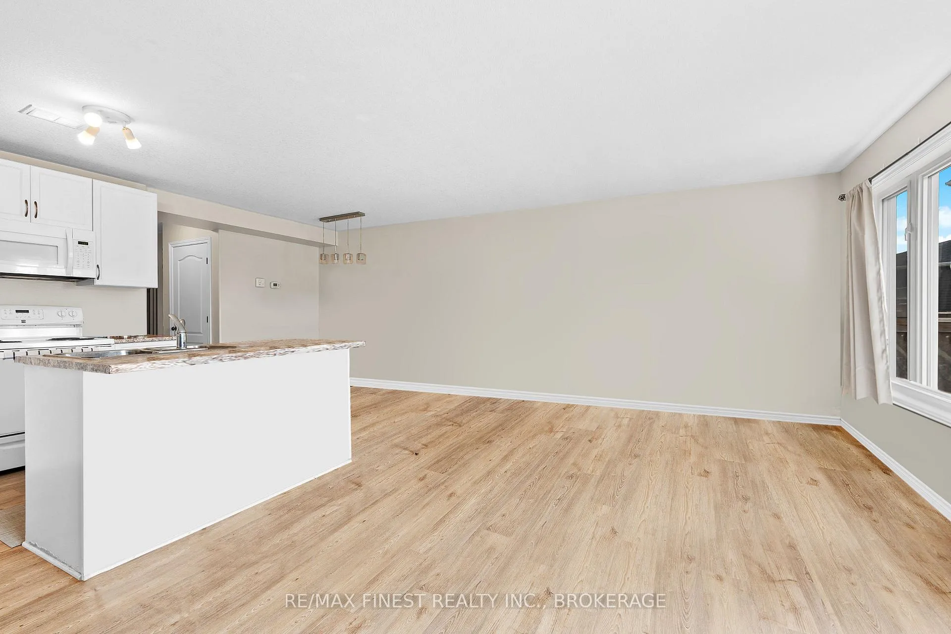 Photo 11 of 905 Blossom Street, Kingston, City Northwest — HOMEH