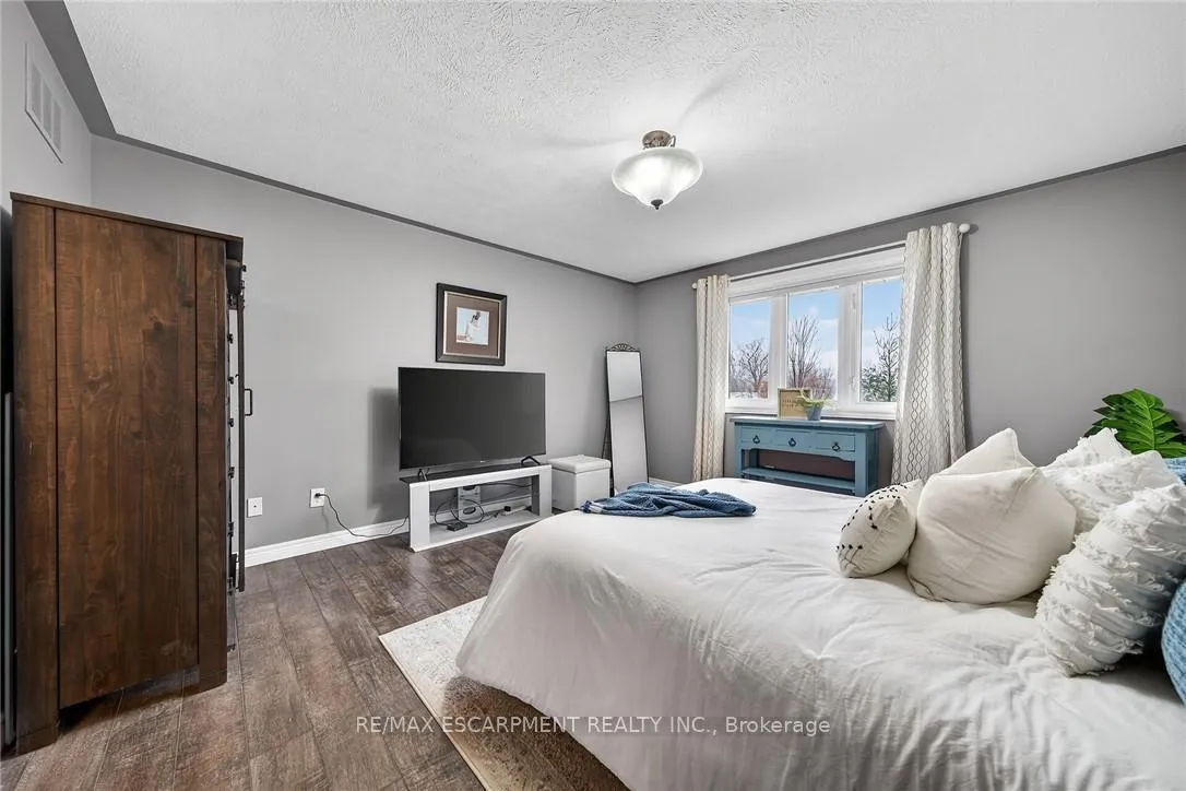 Photo 19 of 18 Homer Street, Norfolk, Port Dover — HOMEH