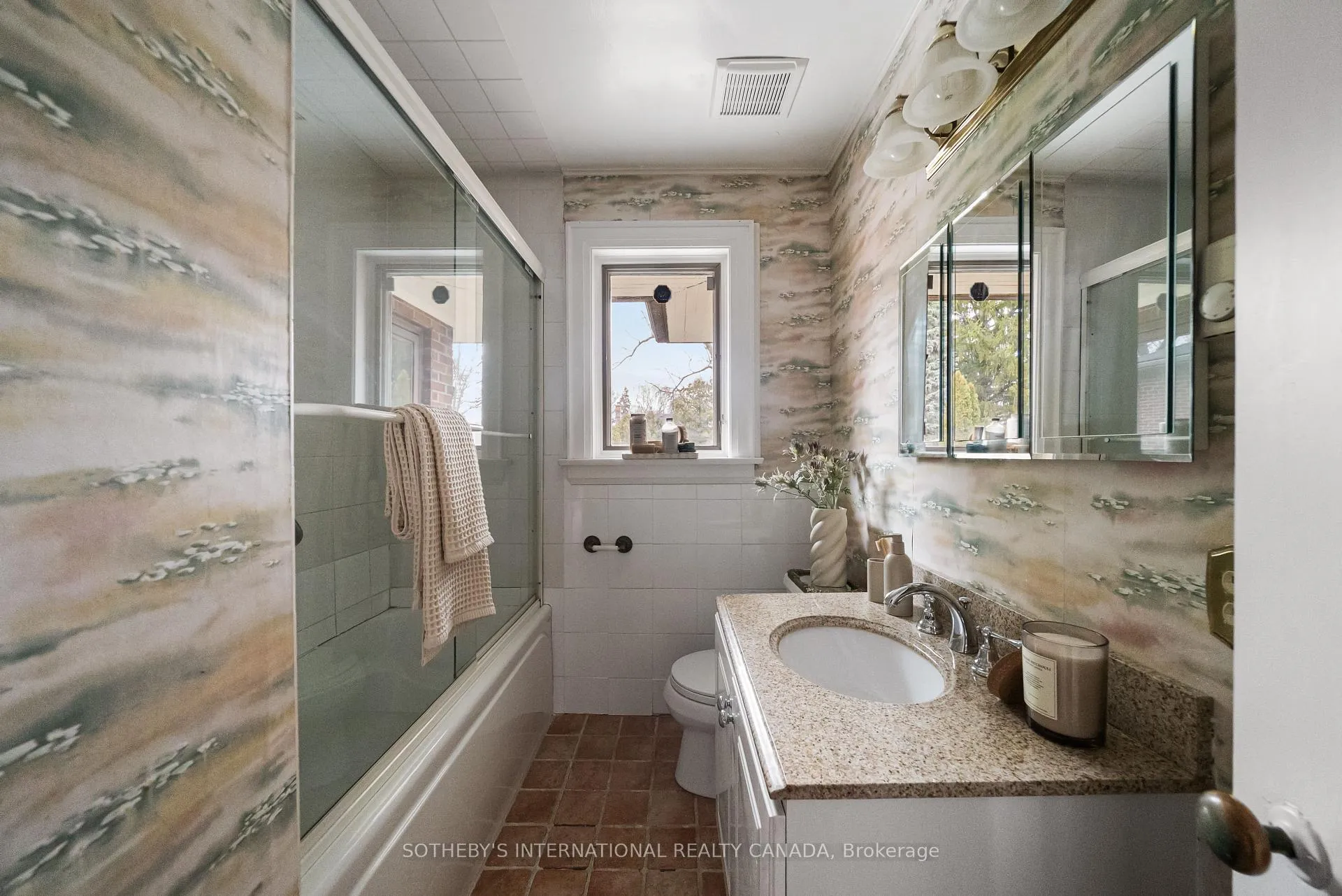 Photo 35 of 95 Highbourne Road, Toronto, Yonge-Eglinton — HOMEH