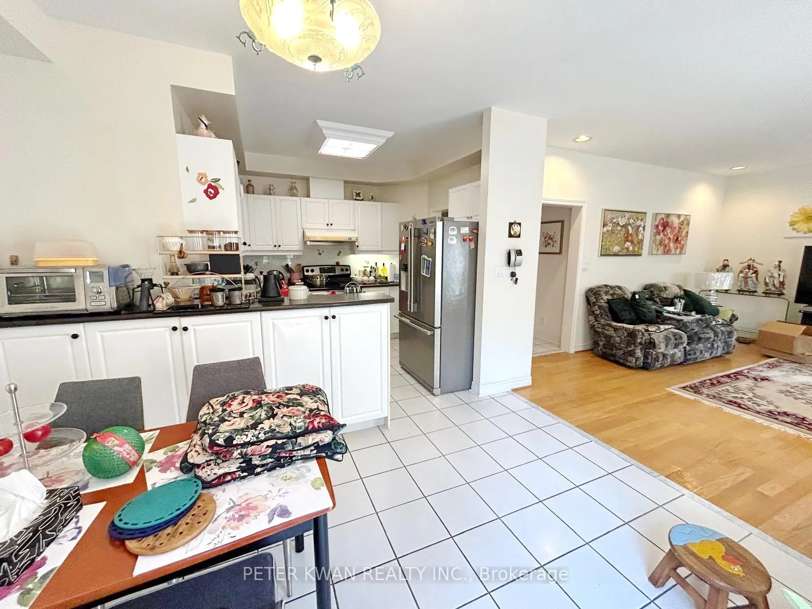 Photo 13 of 231 Pinewood Drive, Vaughan, Crestwood-Springfarm-Yorkhill — HOMEH