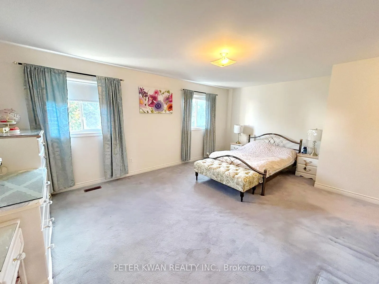Photo 15 of 231 Pinewood Drive, Vaughan, Crestwood-Springfarm-Yorkhill — HOMEH