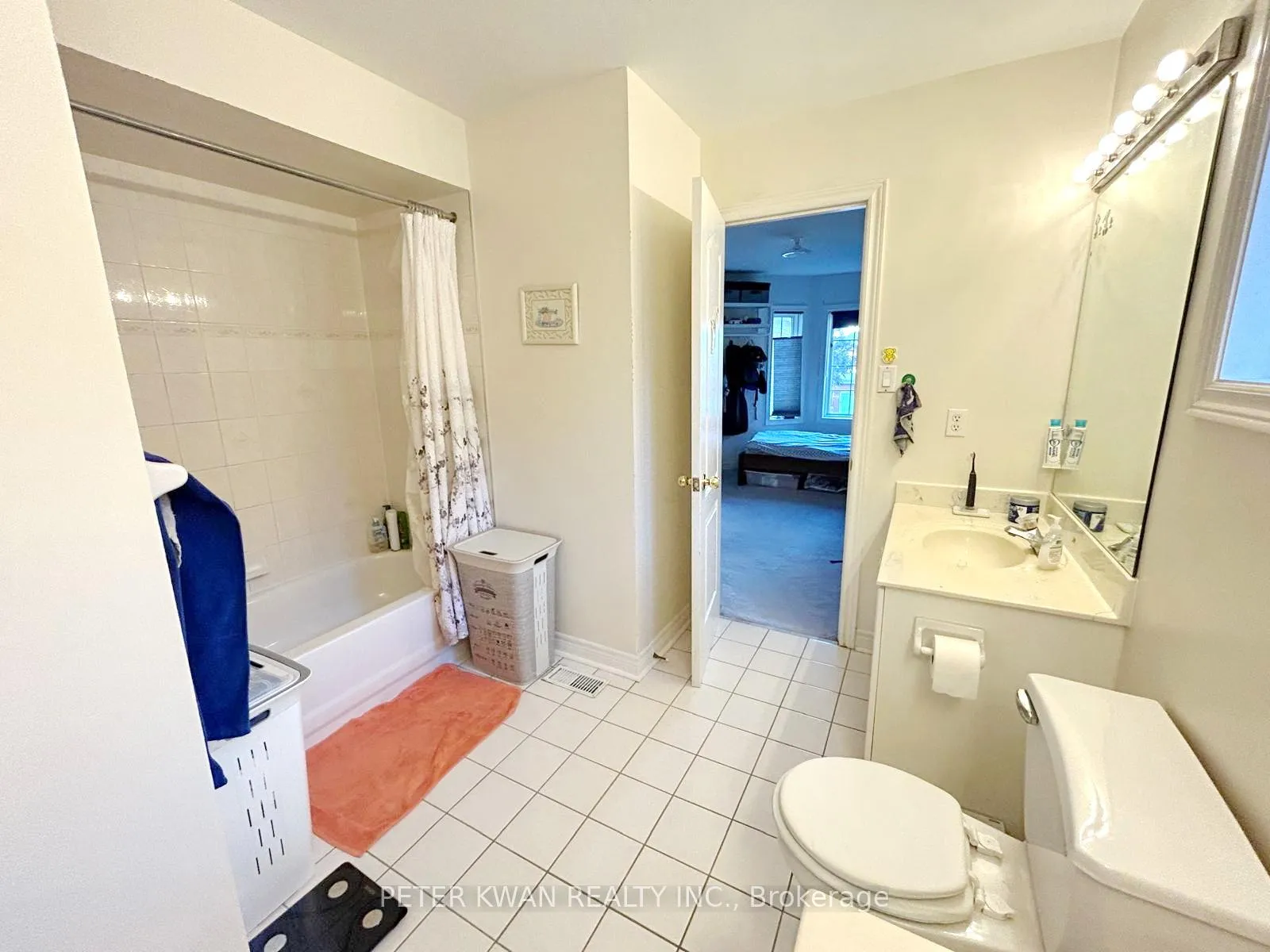 Photo 22 of 231 Pinewood Drive, Vaughan, Crestwood-Springfarm-Yorkhill — HOMEH