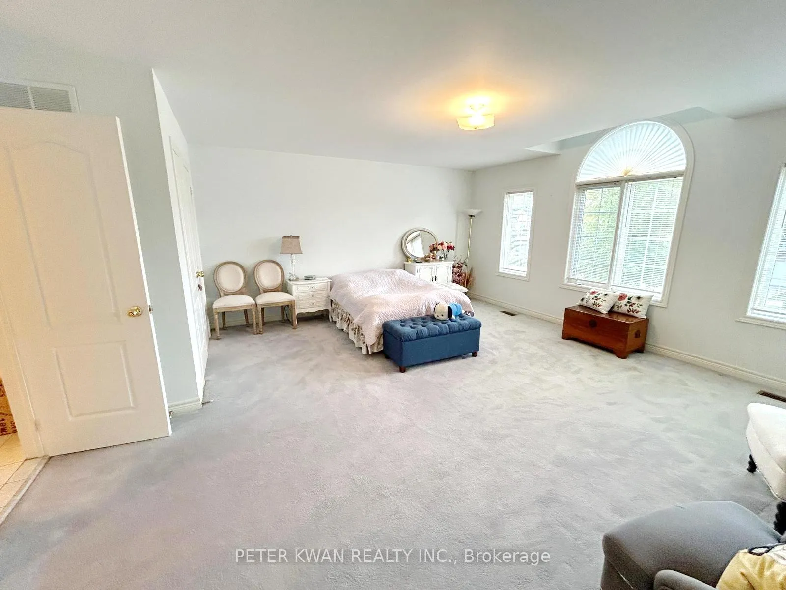 Photo 24 of 231 Pinewood Drive, Vaughan, Crestwood-Springfarm-Yorkhill — HOMEH