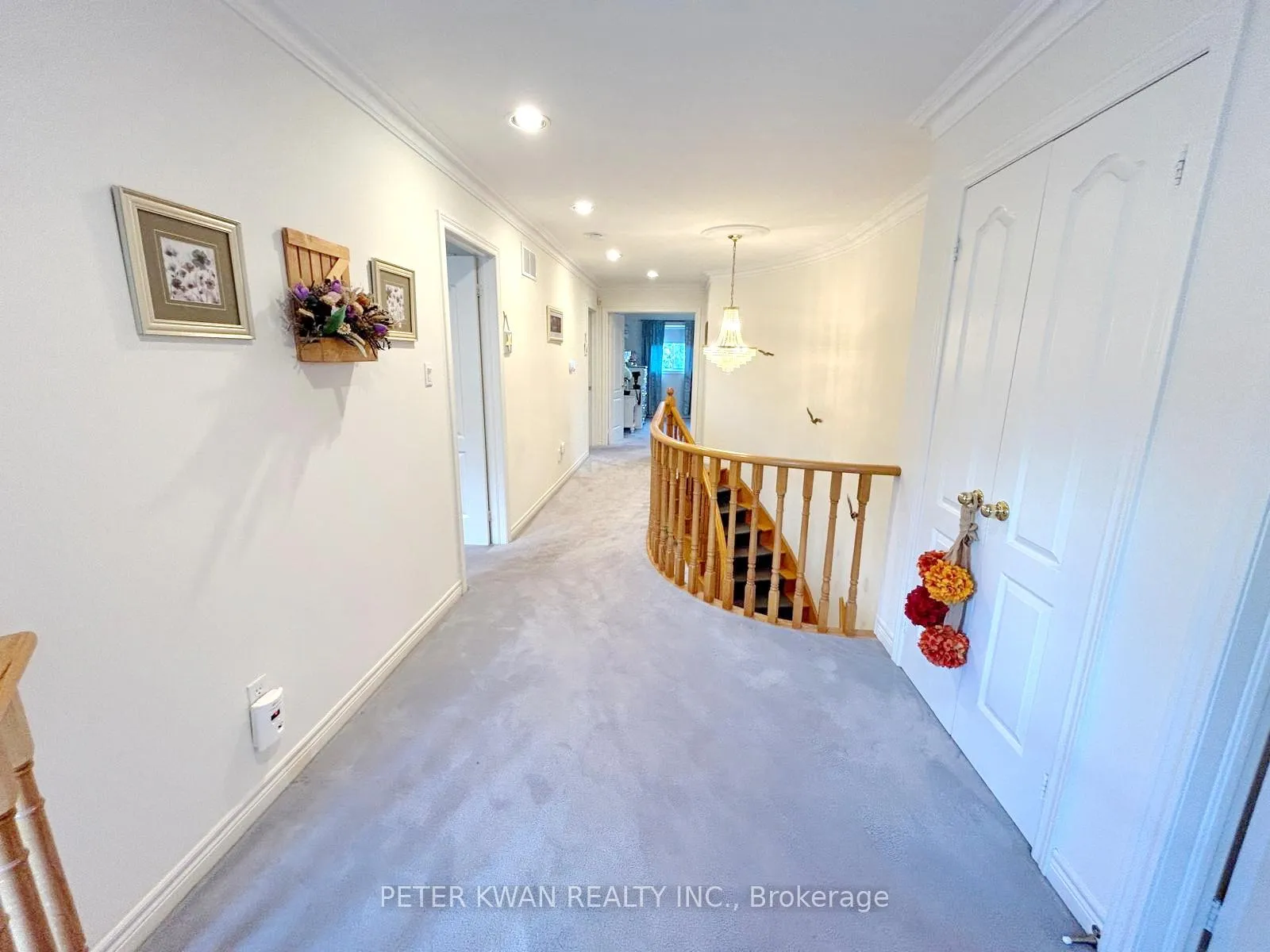 Photo 28 of 231 Pinewood Drive, Vaughan, Crestwood-Springfarm-Yorkhill — HOMEH