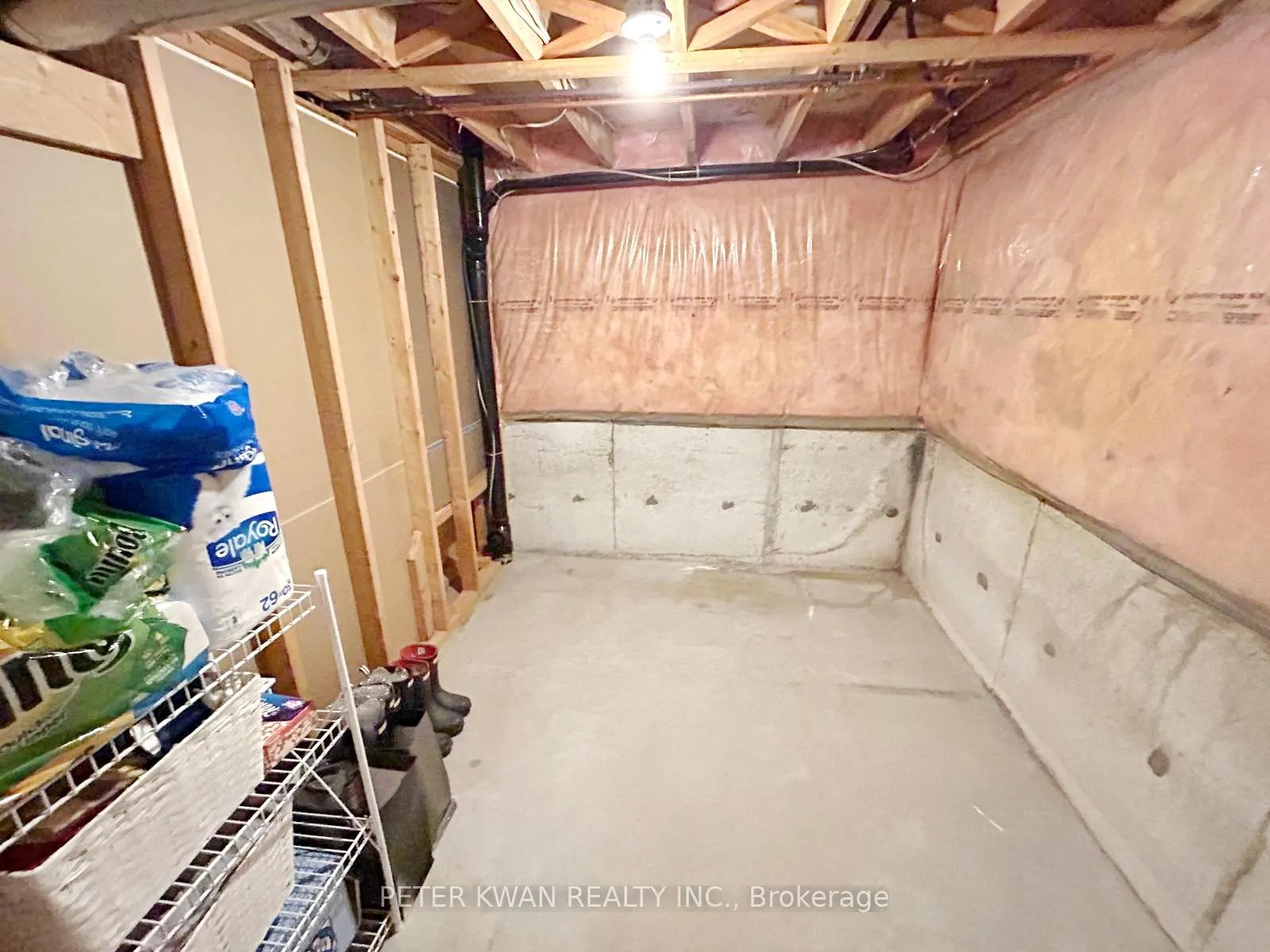 Photo 31 of 231 Pinewood Drive, Vaughan, Crestwood-Springfarm-Yorkhill — HOMEH