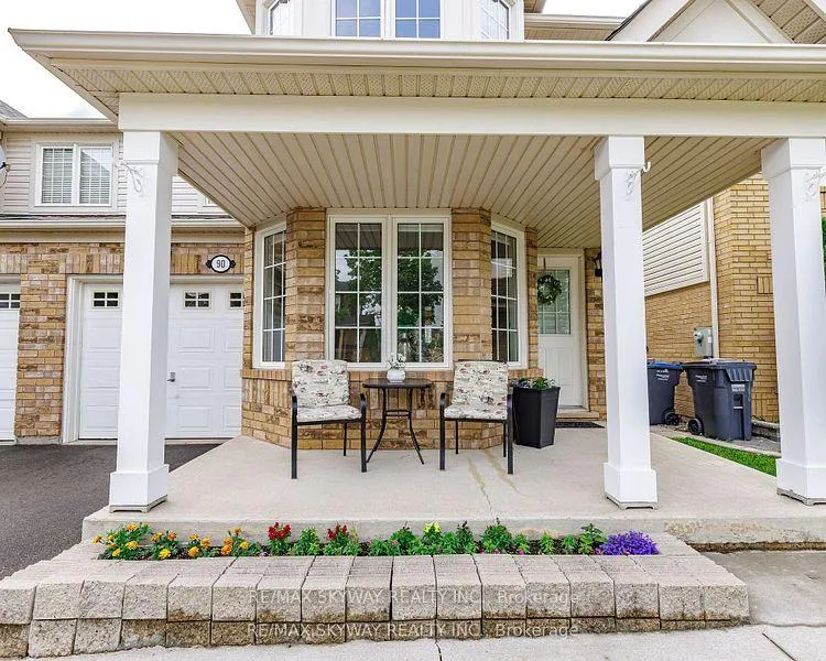 Photo 2 of 90 Sweetwood Circle, Brampton, Fletcher's Meadow — HOMEH