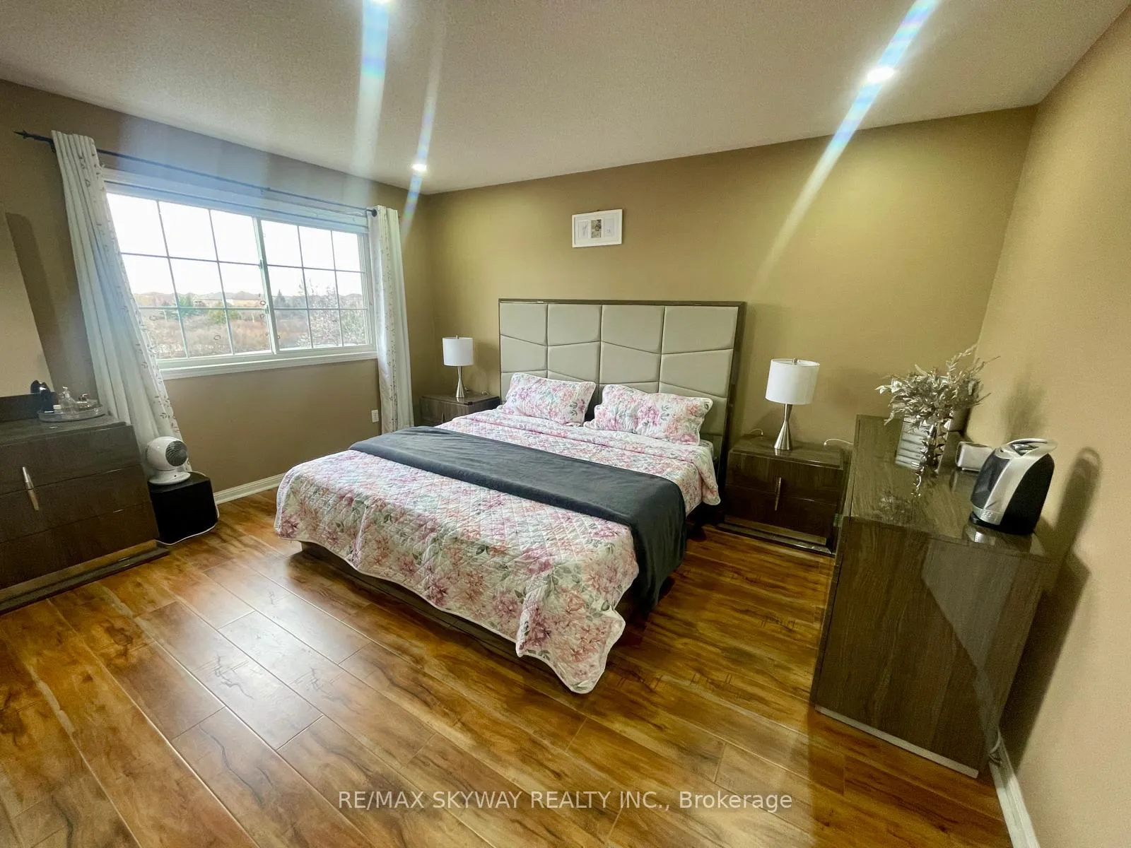 Photo 11 of 90 Sweetwood Circle, Brampton, Fletcher's Meadow — HOMEH