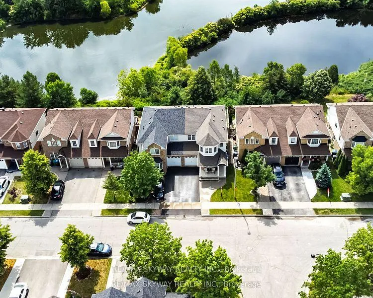 Photo 25 of 90 Sweetwood Circle, Brampton, Fletcher's Meadow — HOMEH