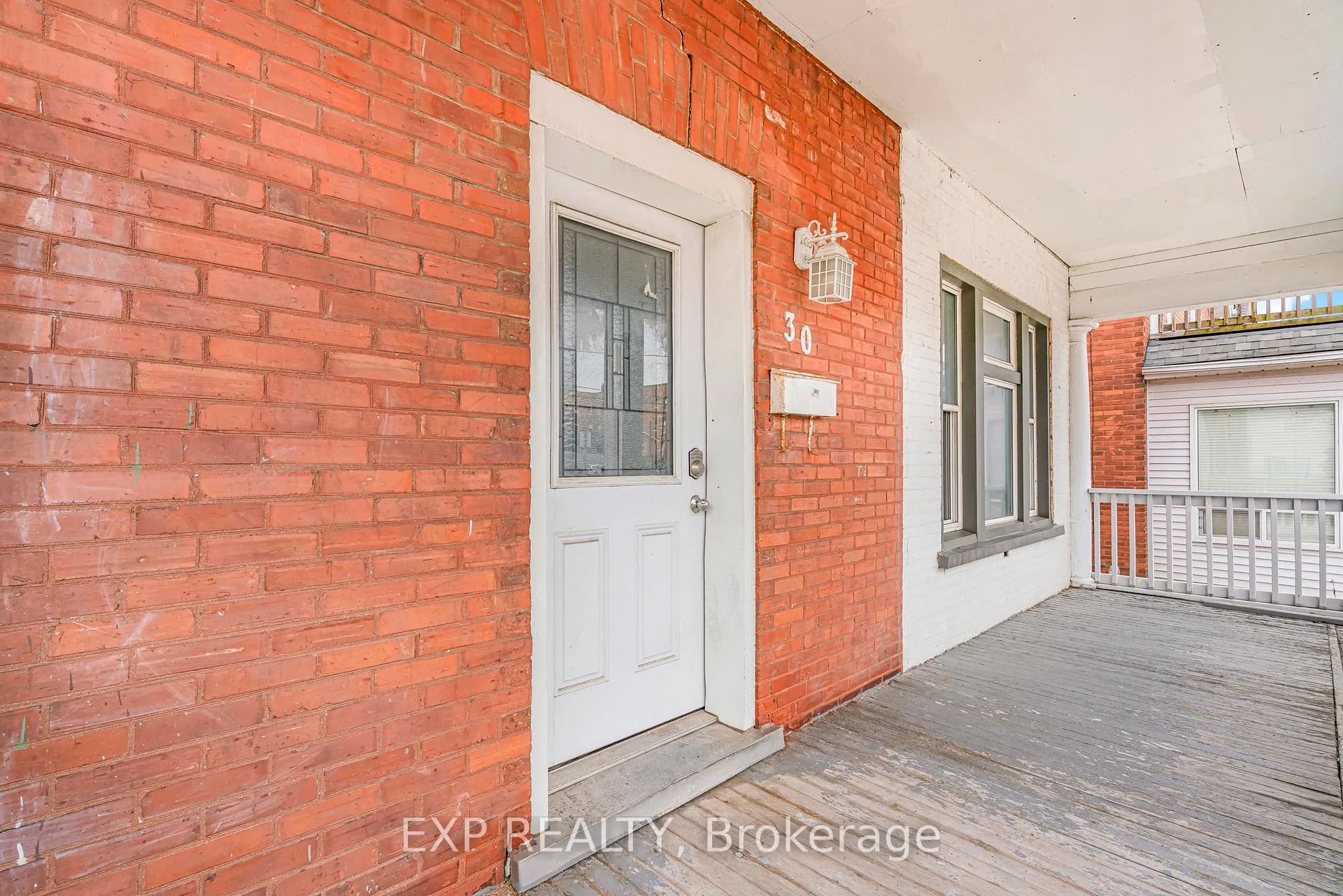 Photo 3 of 30 Regina Street N, Waterloo — HOMEH